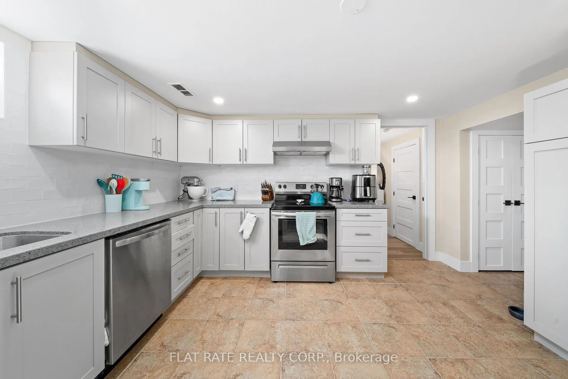 Photo 9 of 122 Bleecker Avenue, Belleville, Belleville Ward — HOMEH