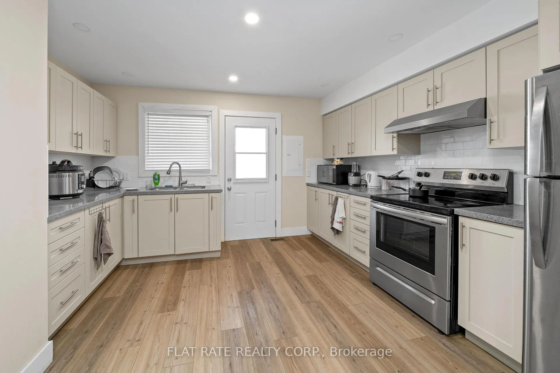 Photo 20 of 122 Bleecker Avenue, Belleville, Belleville Ward — HOMEH