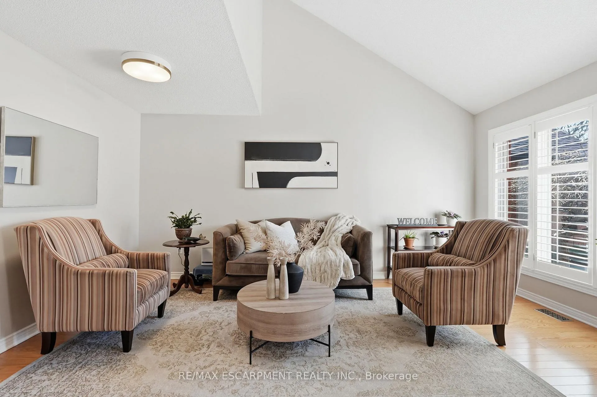 Photo 4 of 85 Heritage Drive, Hamilton, Stoney Creek — HOMEH