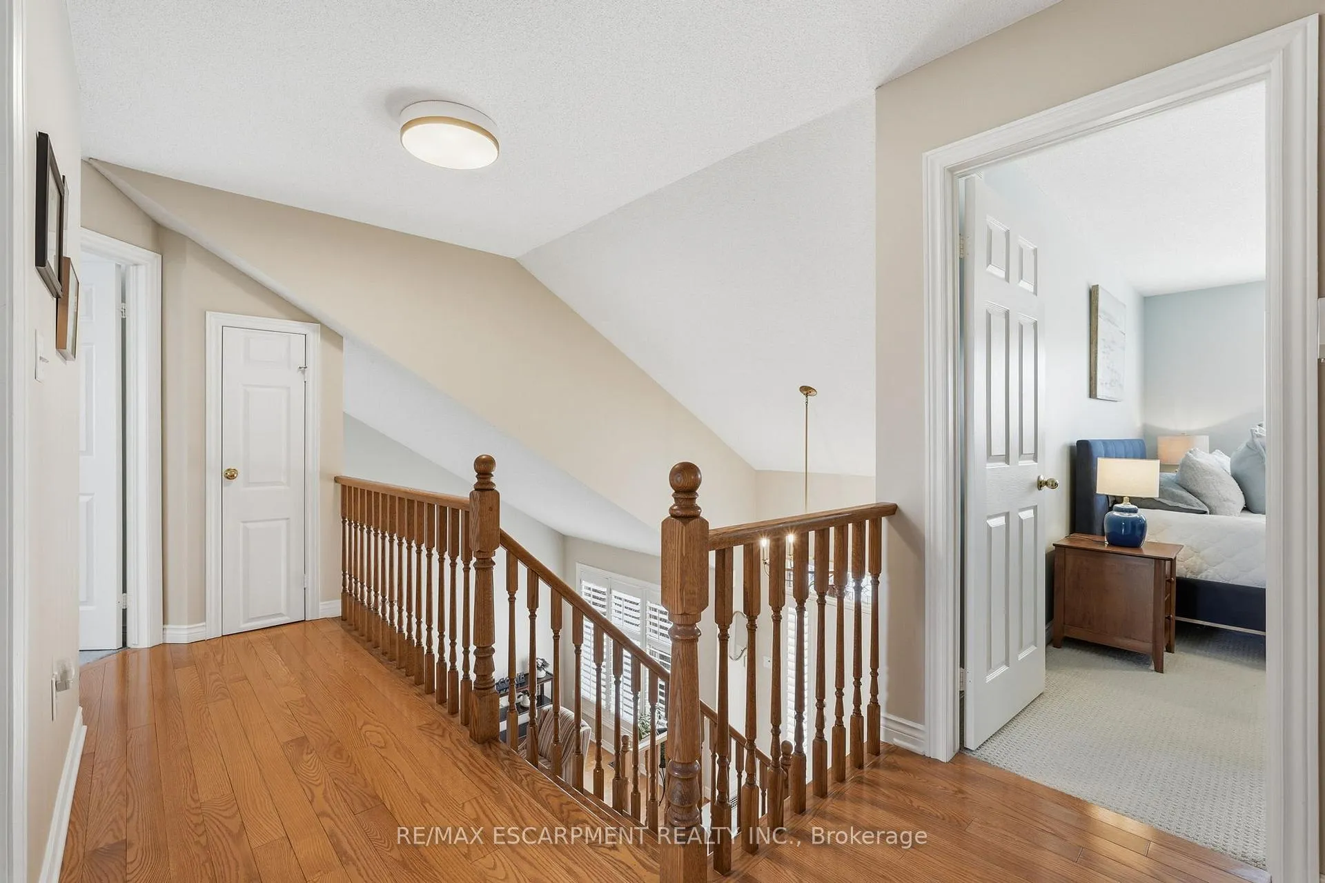 Photo 18 of 85 Heritage Drive, Hamilton, Stoney Creek — HOMEH