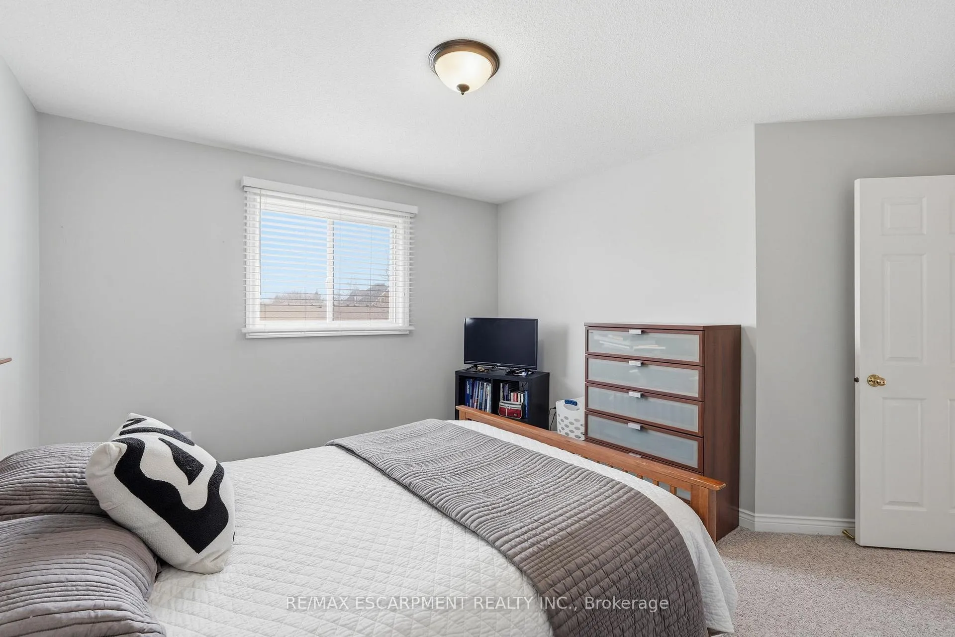 Photo 24 of 85 Heritage Drive, Hamilton, Stoney Creek — HOMEH