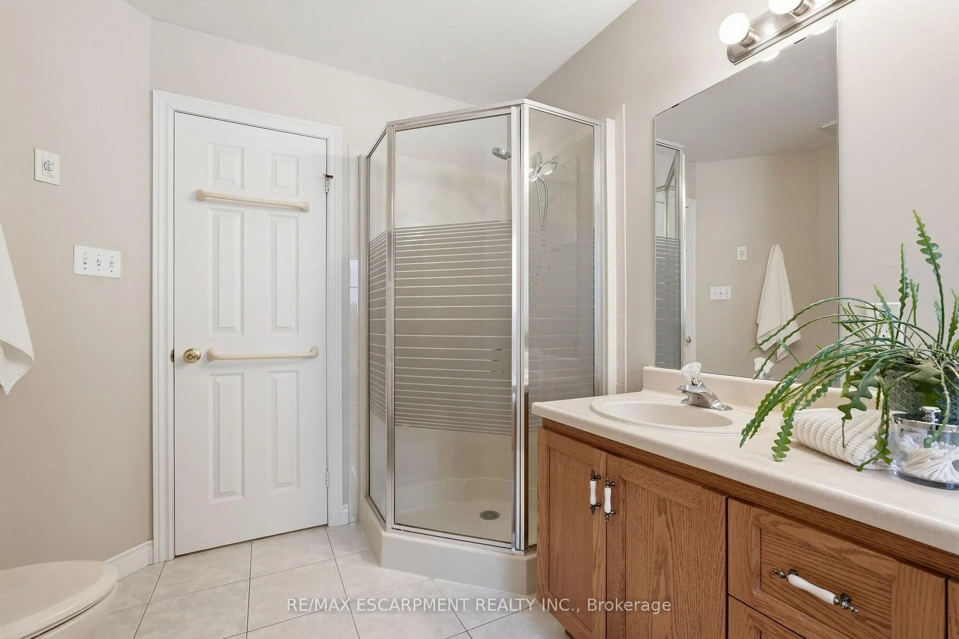 Photo 28 of 85 Heritage Drive, Hamilton, Stoney Creek — HOMEH
