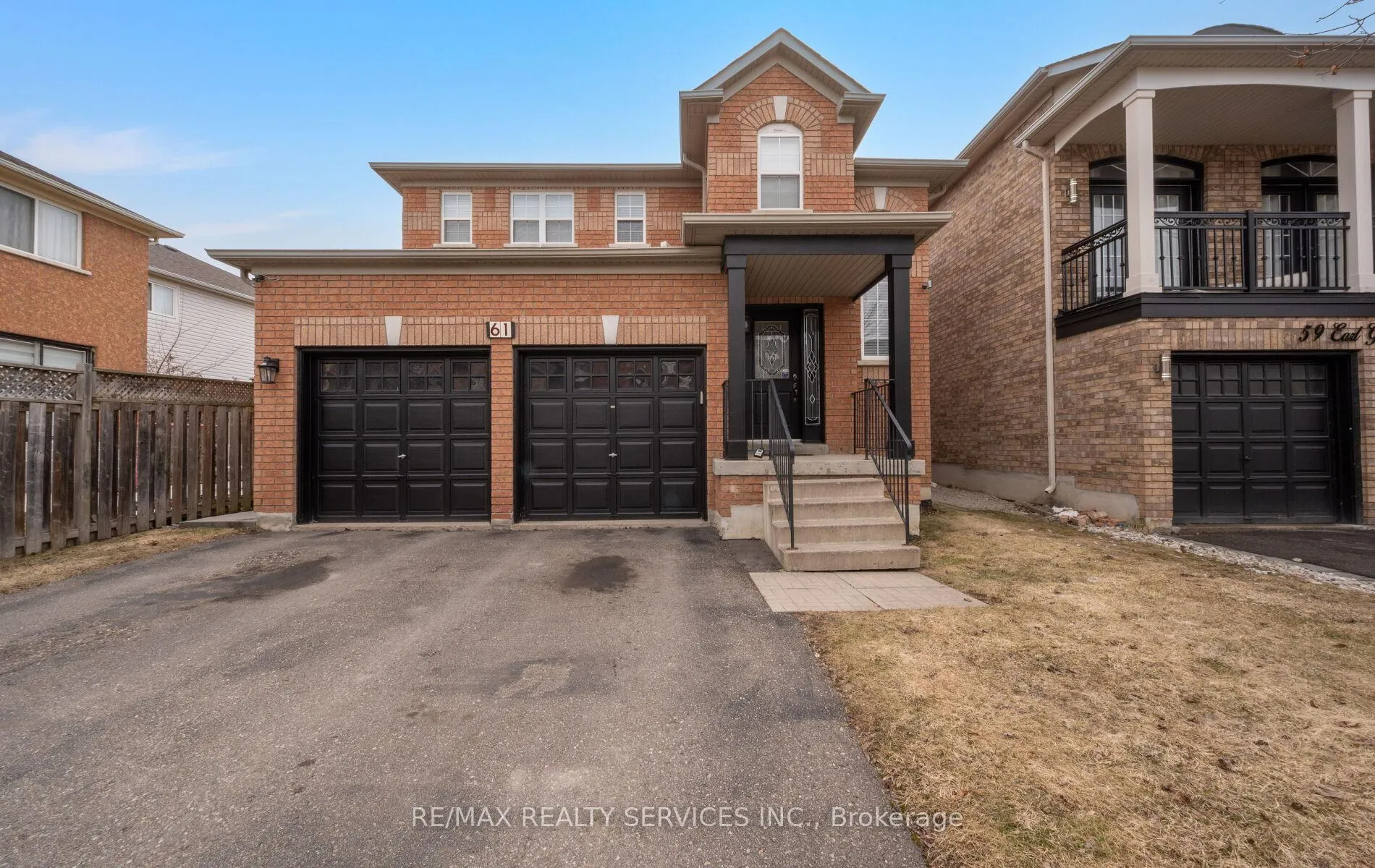 Photo 3 of 61 Earl Grey Crescent, Brampton, Fletcher's Meadow — HOMEH