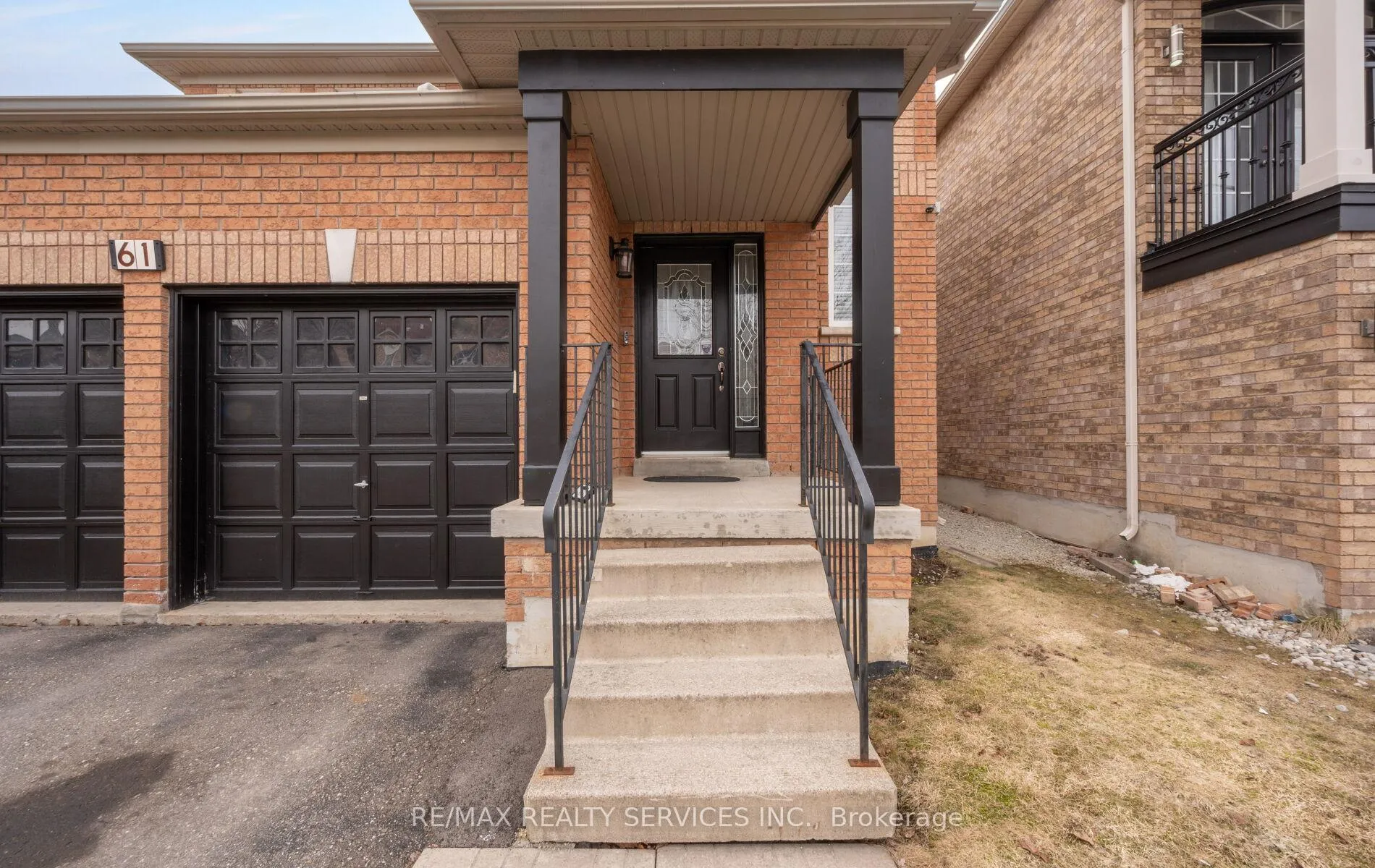Photo 4 of 61 Earl Grey Crescent, Brampton, Fletcher's Meadow — HOMEH