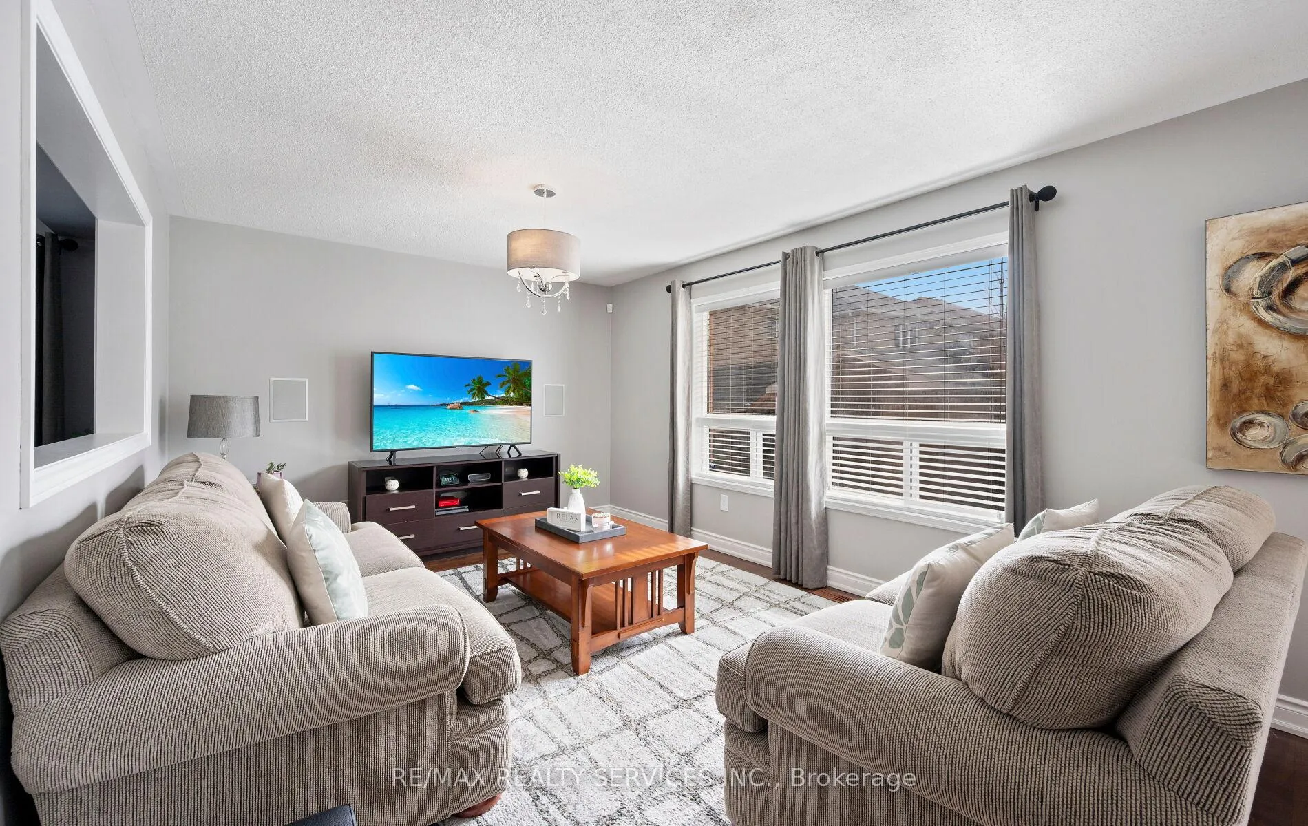 Photo 10 of 61 Earl Grey Crescent, Brampton, Fletcher's Meadow — HOMEH