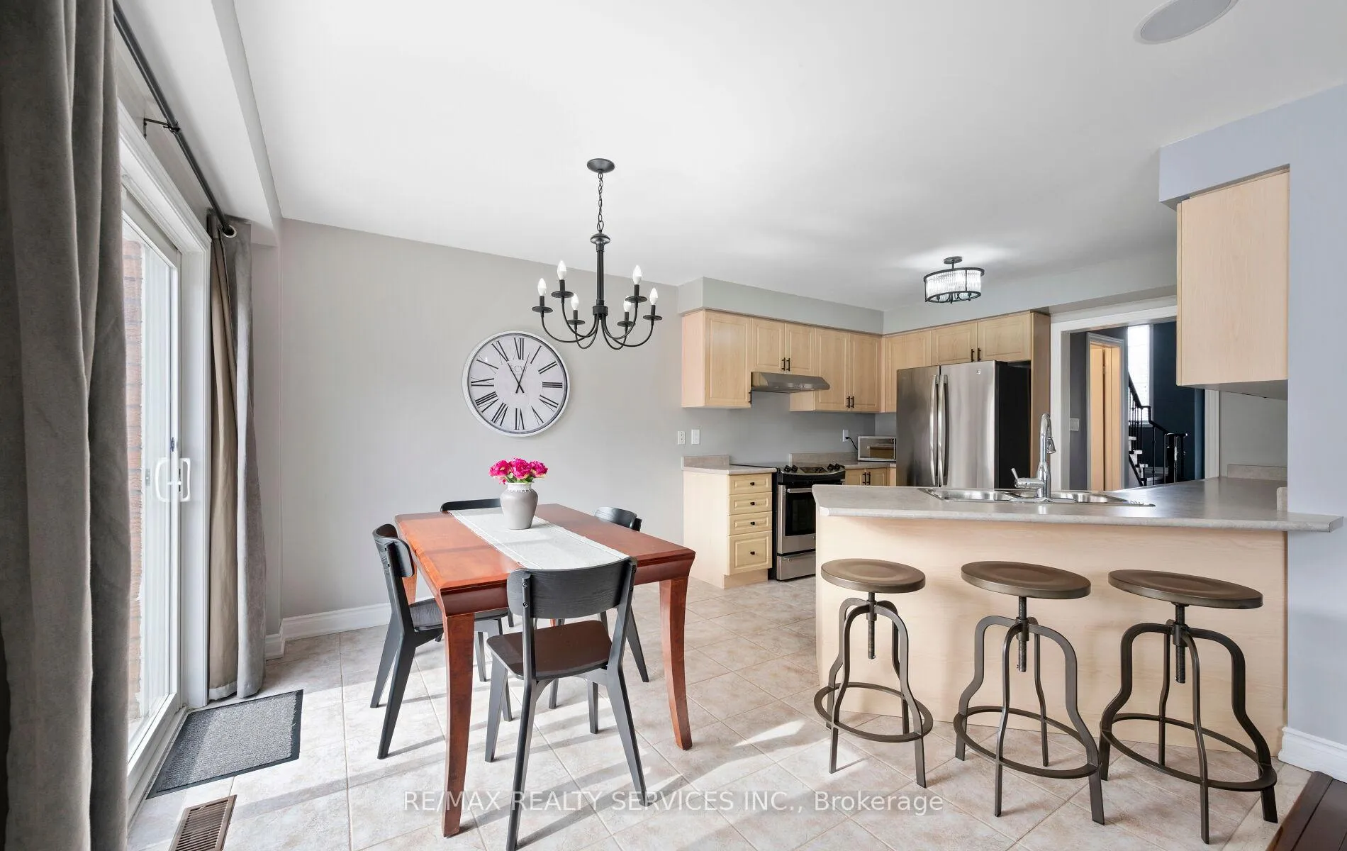 Photo 13 of 61 Earl Grey Crescent, Brampton, Fletcher's Meadow — HOMEH