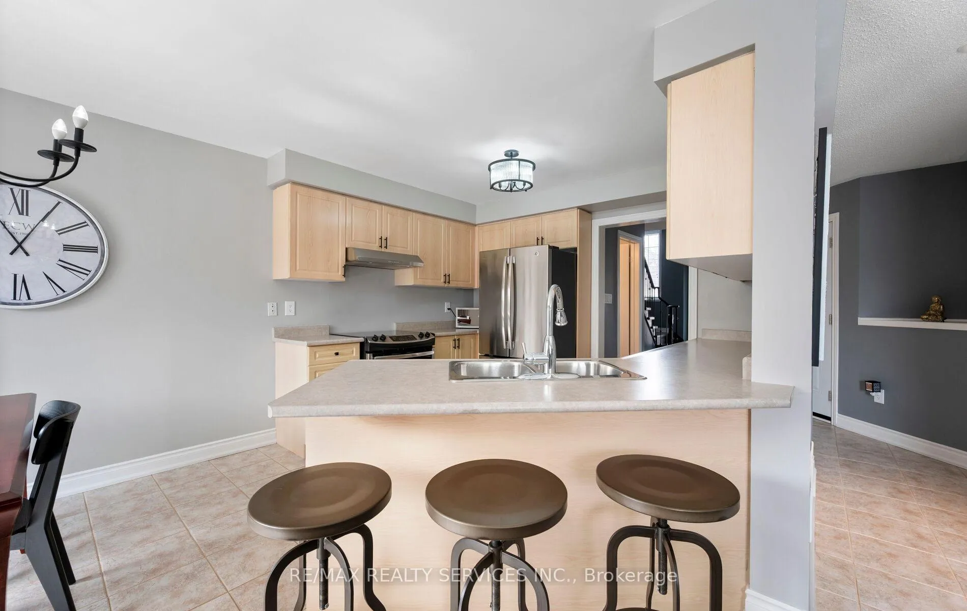 Photo 18 of 61 Earl Grey Crescent, Brampton, Fletcher's Meadow — HOMEH