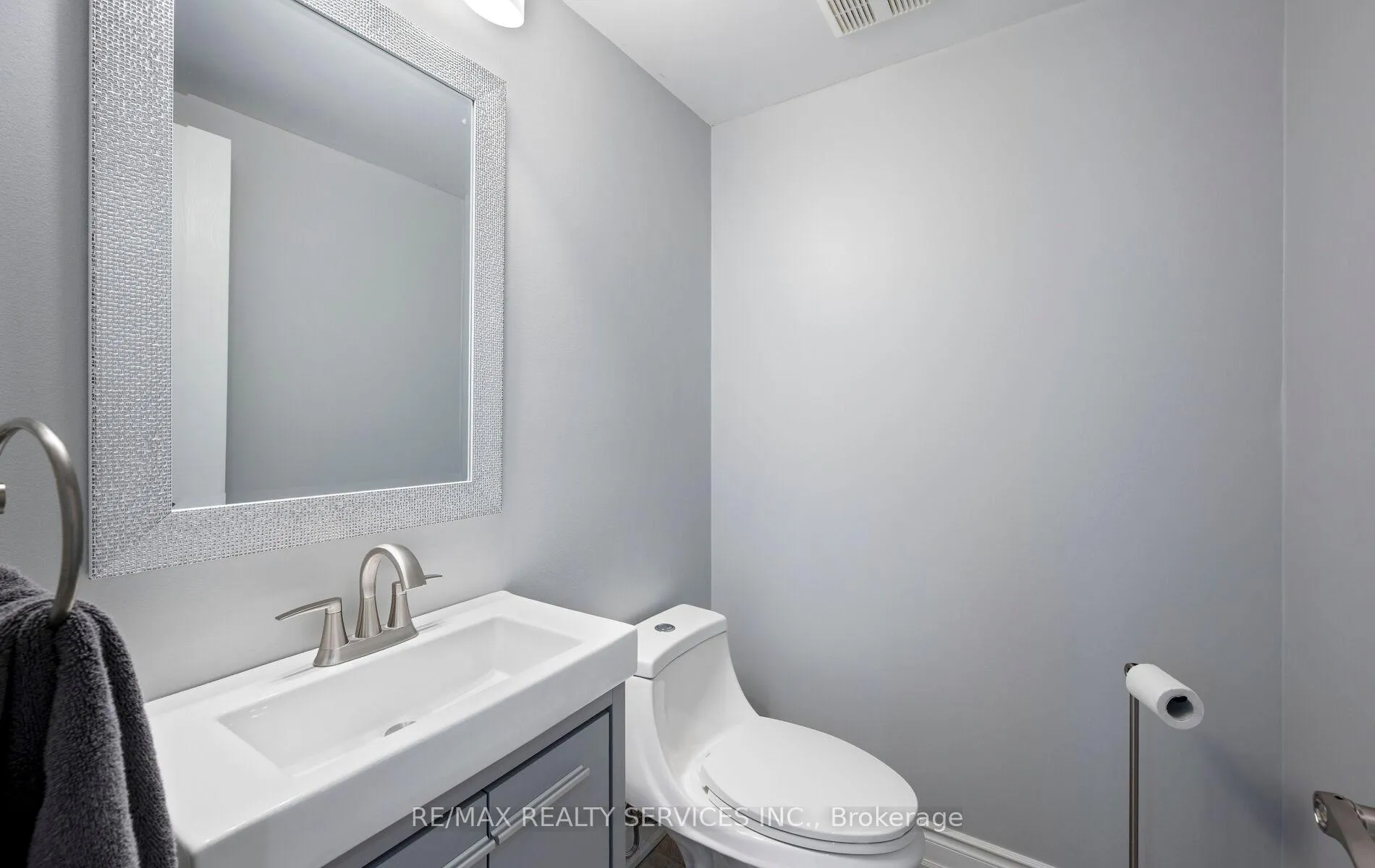 Photo 20 of 61 Earl Grey Crescent, Brampton, Fletcher's Meadow — HOMEH