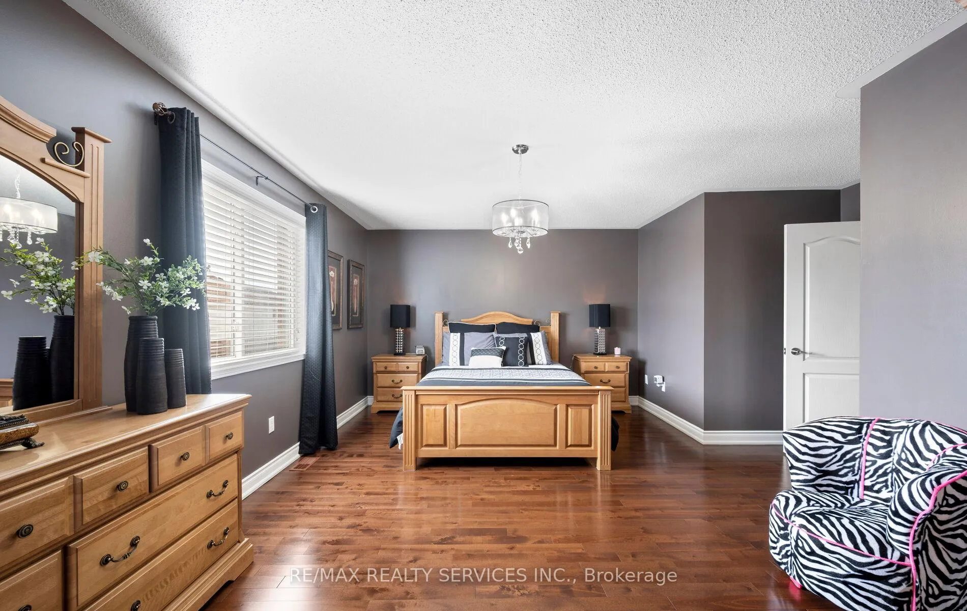 Photo 23 of 61 Earl Grey Crescent, Brampton, Fletcher's Meadow — HOMEH