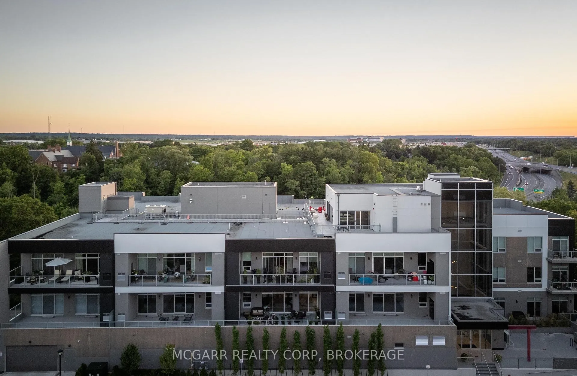 Photo 4 of Unit 507, 77 Yates Street, St. Catharines, Downtown — HOMEH