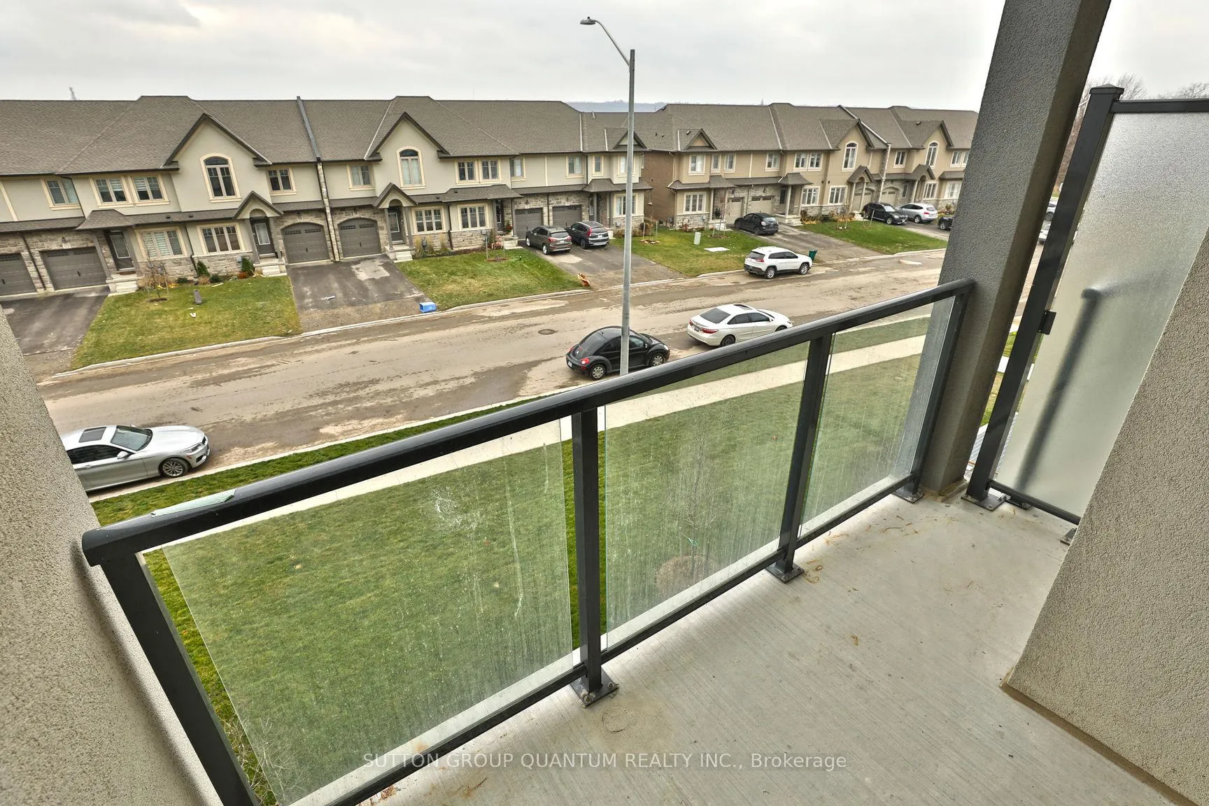 Photo 6 of Unit 319, 101 Shoreview Place, Hamilton, Stoney Creek — HOMEH
