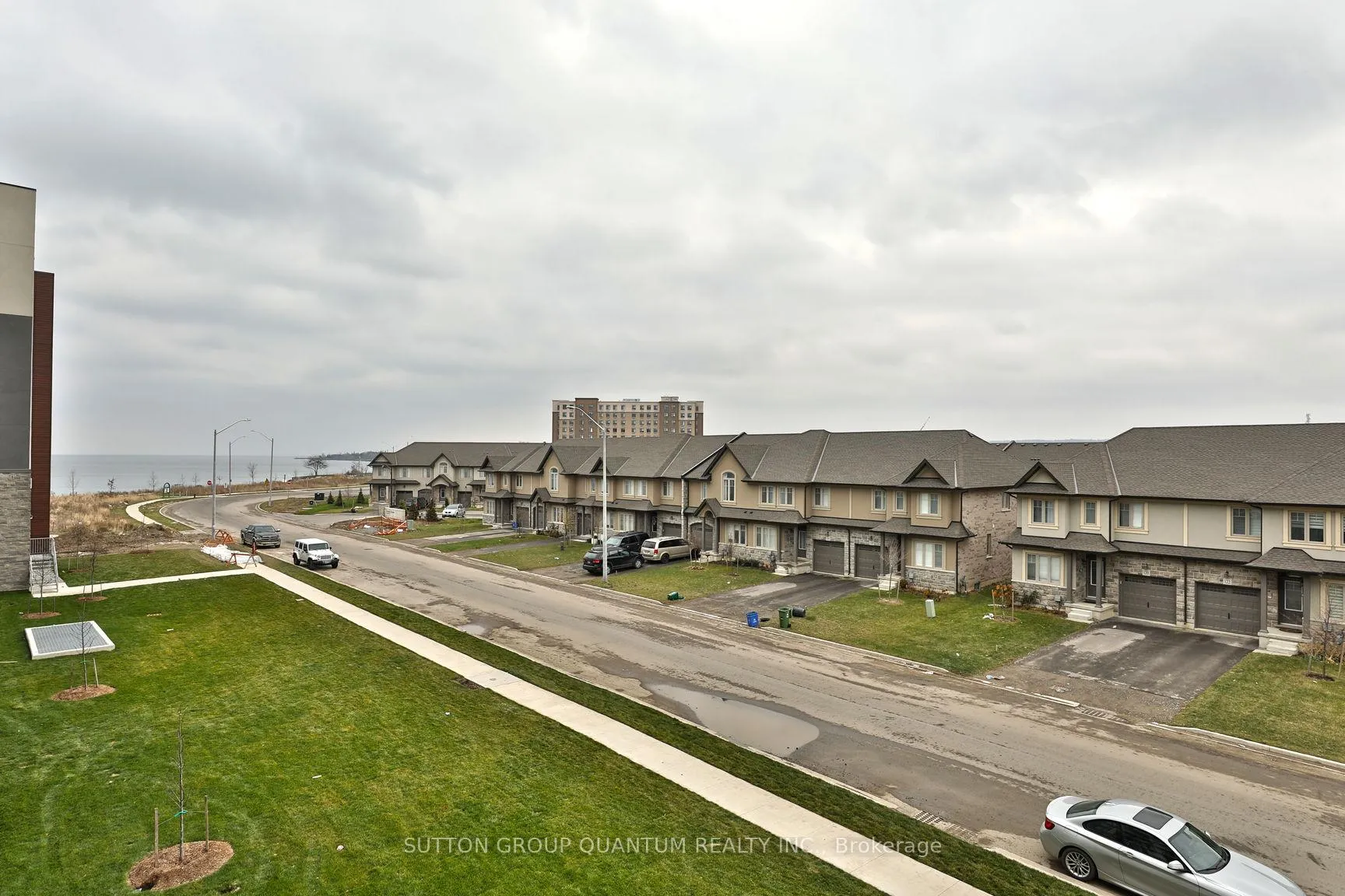 Photo 7 of Unit 319, 101 Shoreview Place, Hamilton, Stoney Creek — HOMEH
