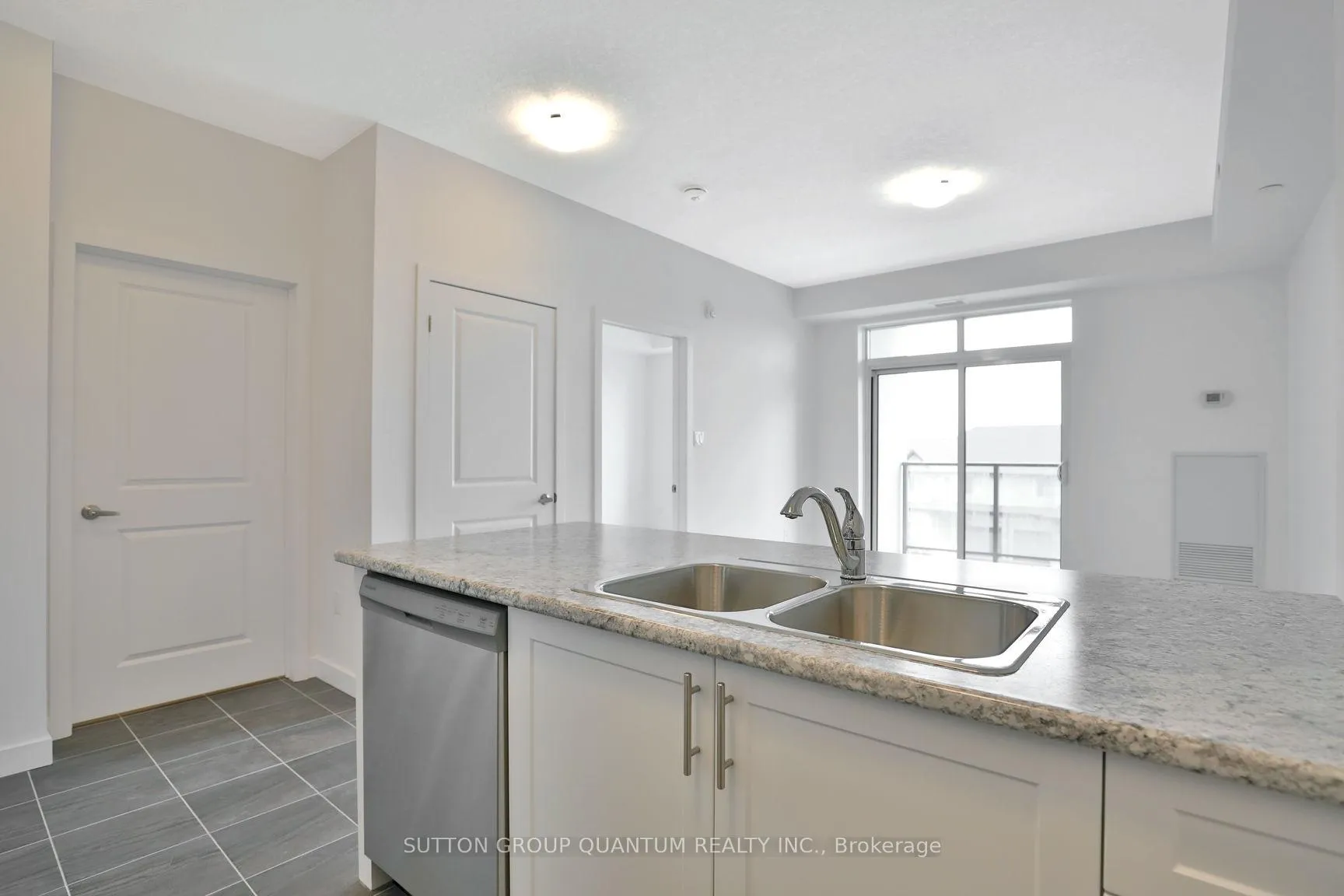 Photo 11 of Unit 319, 101 Shoreview Place, Hamilton, Stoney Creek — HOMEH