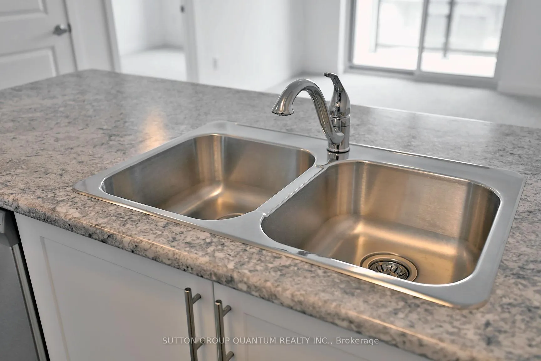 Photo 12 of Unit 319, 101 Shoreview Place, Hamilton, Stoney Creek — HOMEH