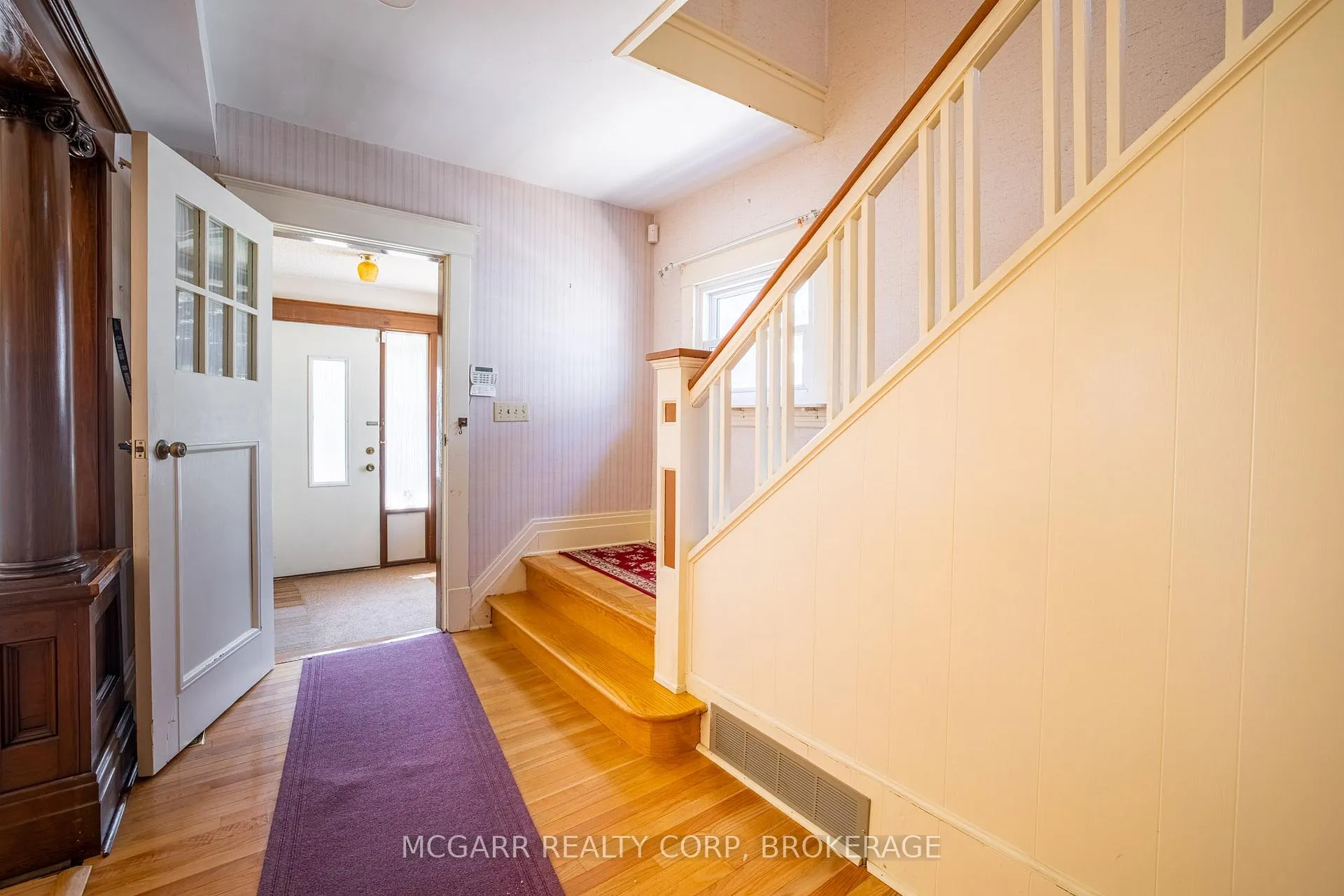 Photo 5 of 160 Main Street, St. Catharines, Port Dalhousie — HOMEH