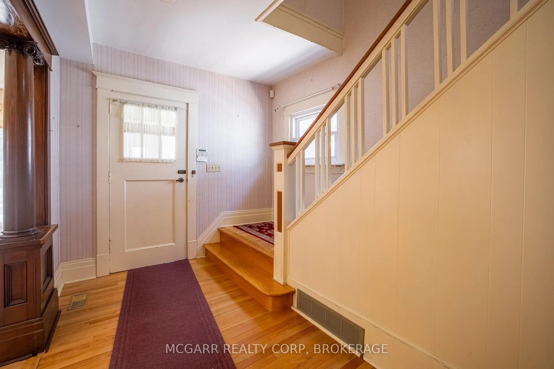 Photo 6 of 160 Main Street, St. Catharines, Port Dalhousie — HOMEH