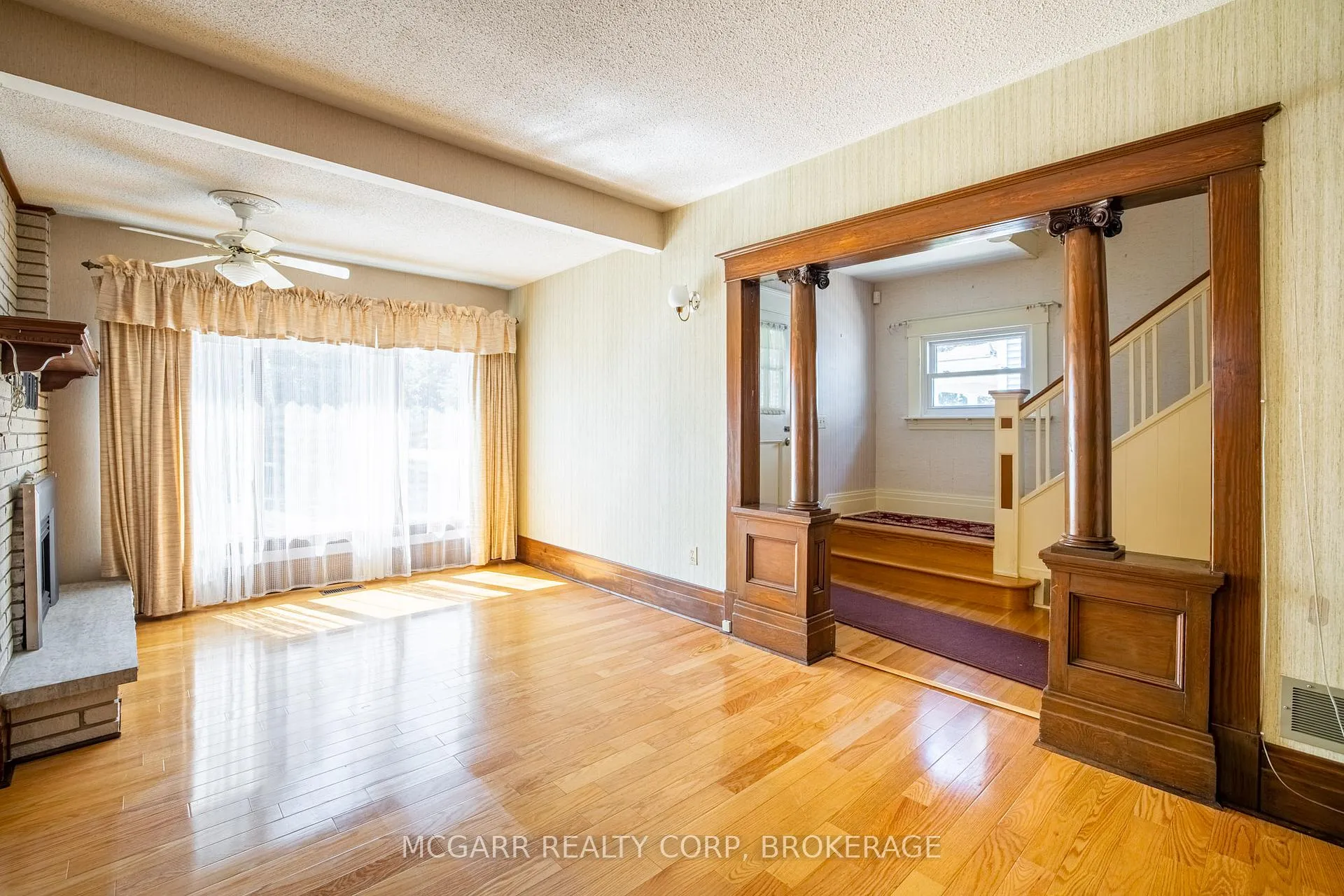 Photo 7 of 160 Main Street, St. Catharines, Port Dalhousie — HOMEH