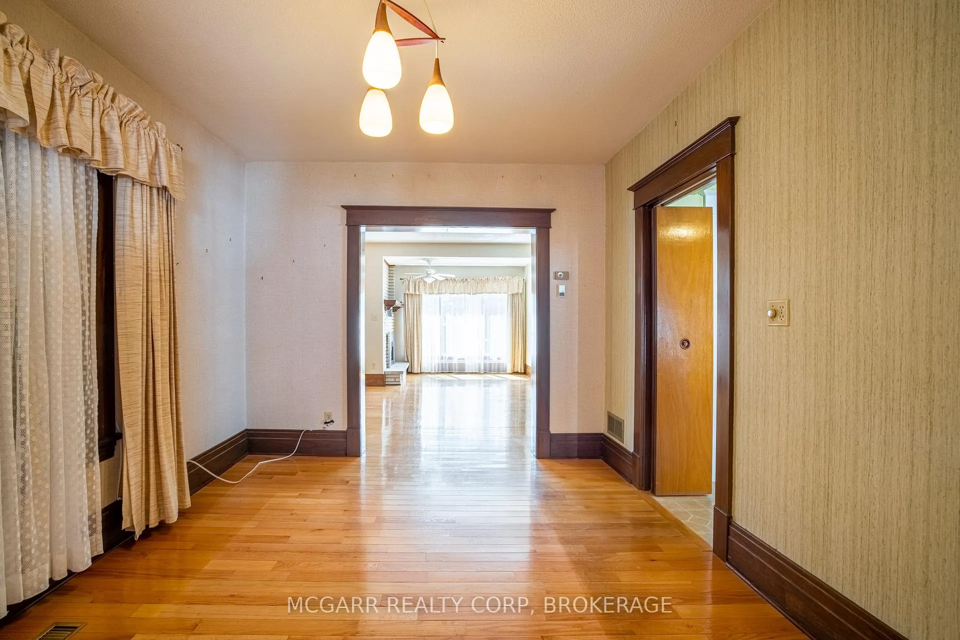 Photo 13 of 160 Main Street, St. Catharines, Port Dalhousie — HOMEH