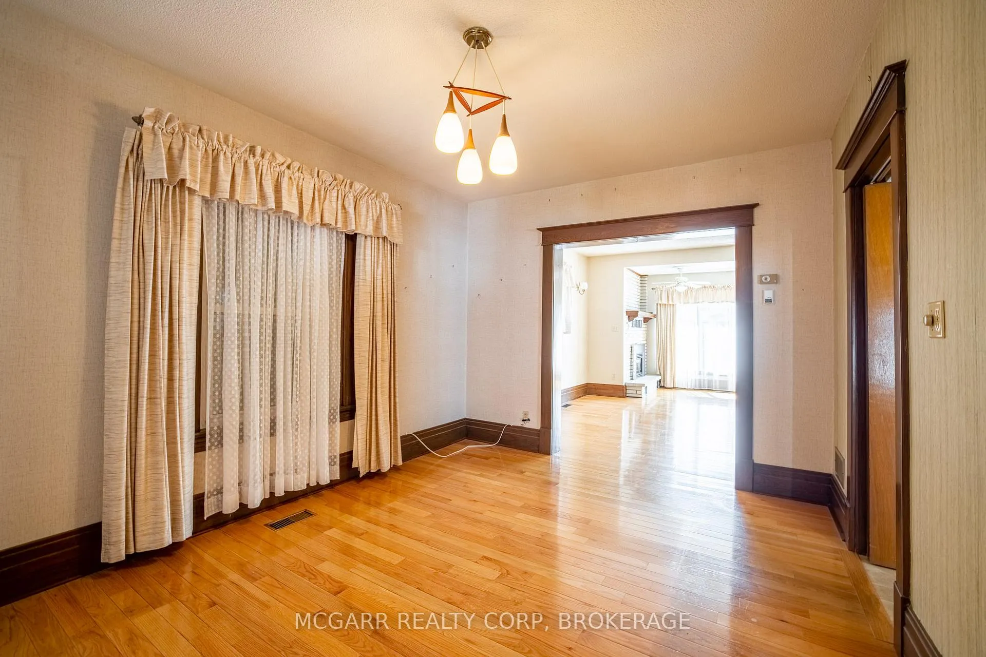 Photo 14 of 160 Main Street, St. Catharines, Port Dalhousie — HOMEH