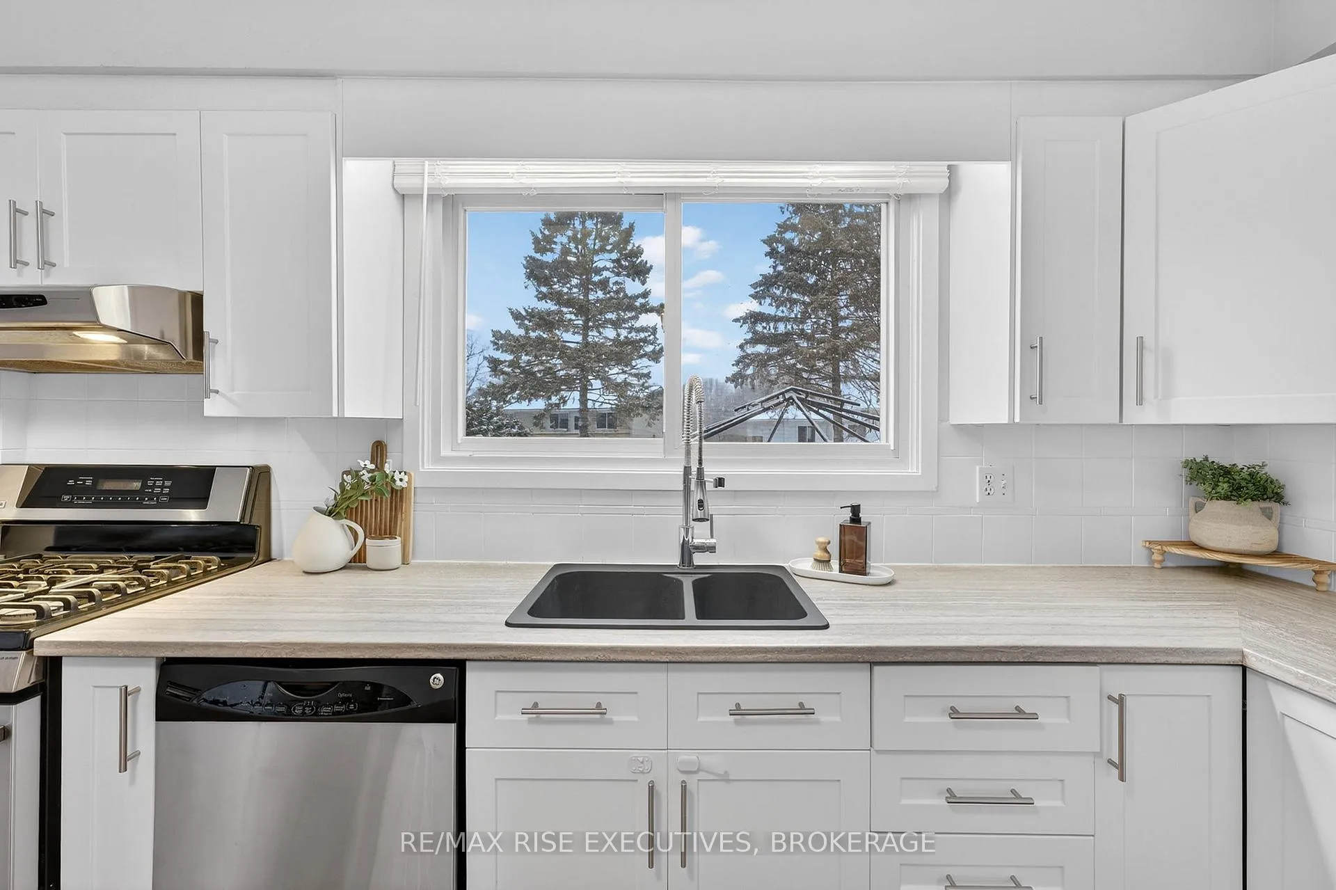 Photo 13 of 821 Mona Drive, Kingston, South of Taylor-Kidd Blvd — HOMEH