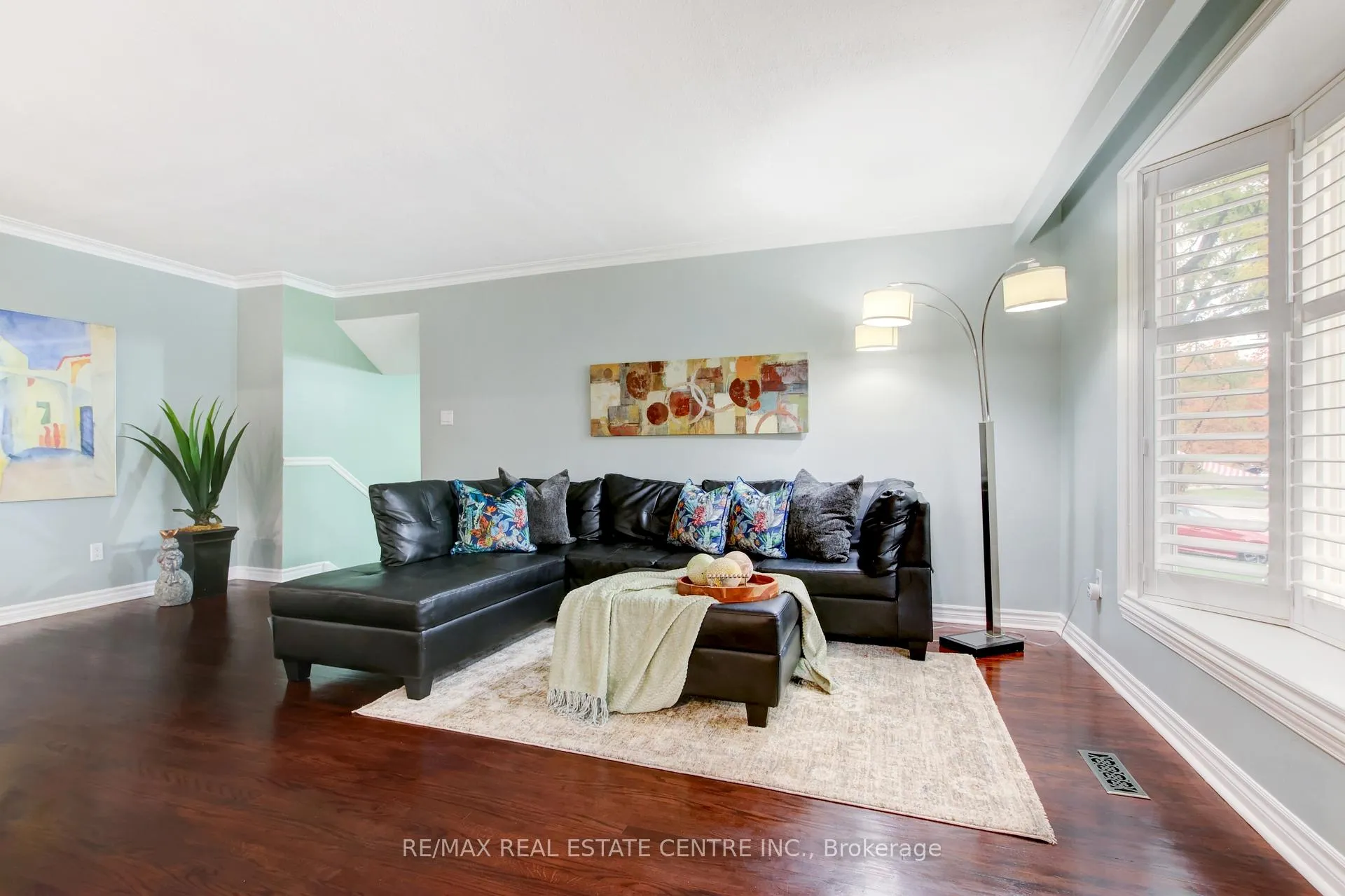 Photo 5 of 32 Willis Drive, Brampton, Brampton East — HOMEH