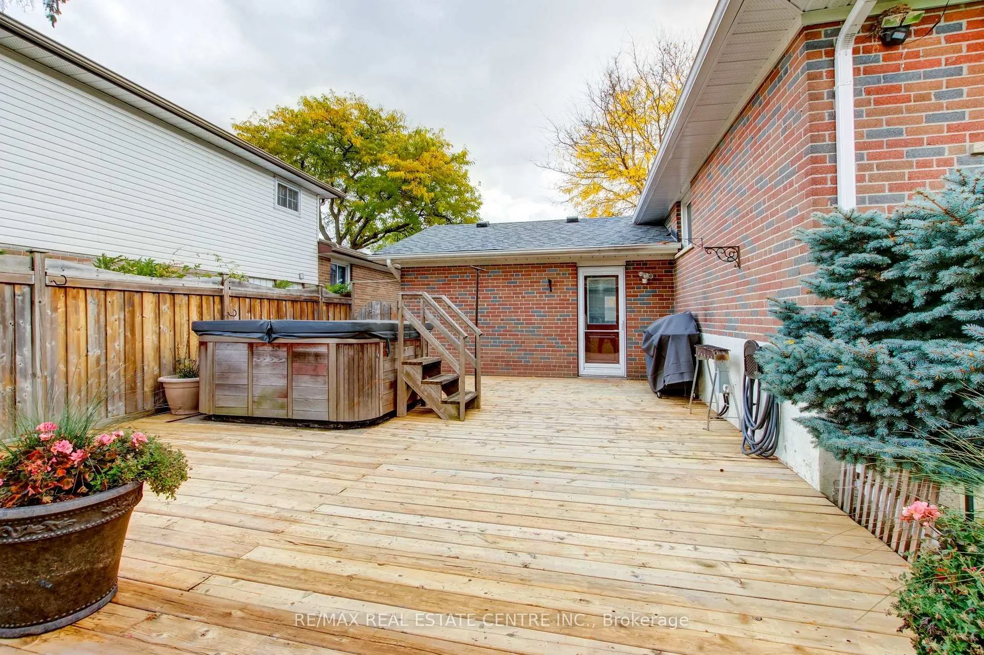 Photo 34 of 32 Willis Drive, Brampton, Brampton East — HOMEH