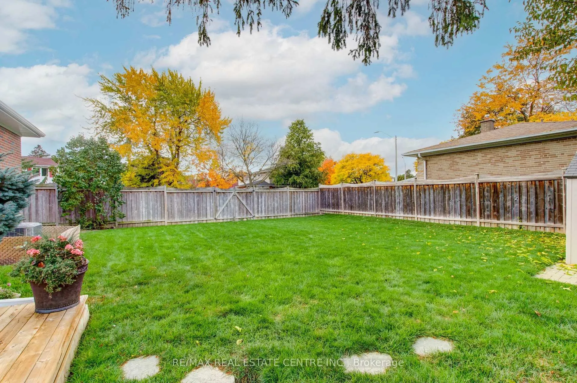 Photo 37 of 32 Willis Drive, Brampton, Brampton East — HOMEH