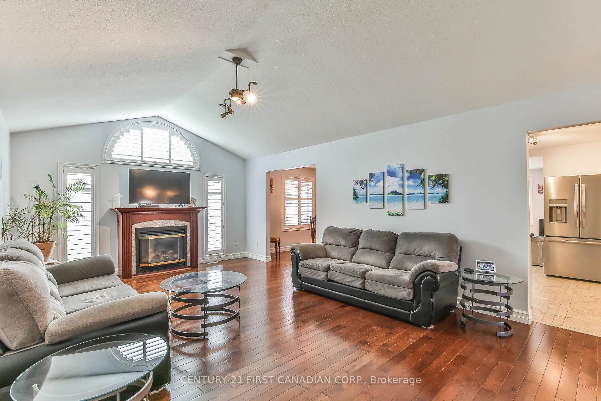 Photo 3 of 24 Linwood Drive, Thames Centre, Rural Thames Centre — HOMEH