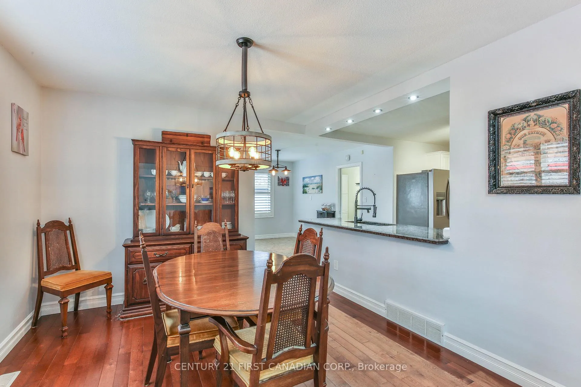 Photo 10 of 24 Linwood Drive, Thames Centre, Rural Thames Centre — HOMEH