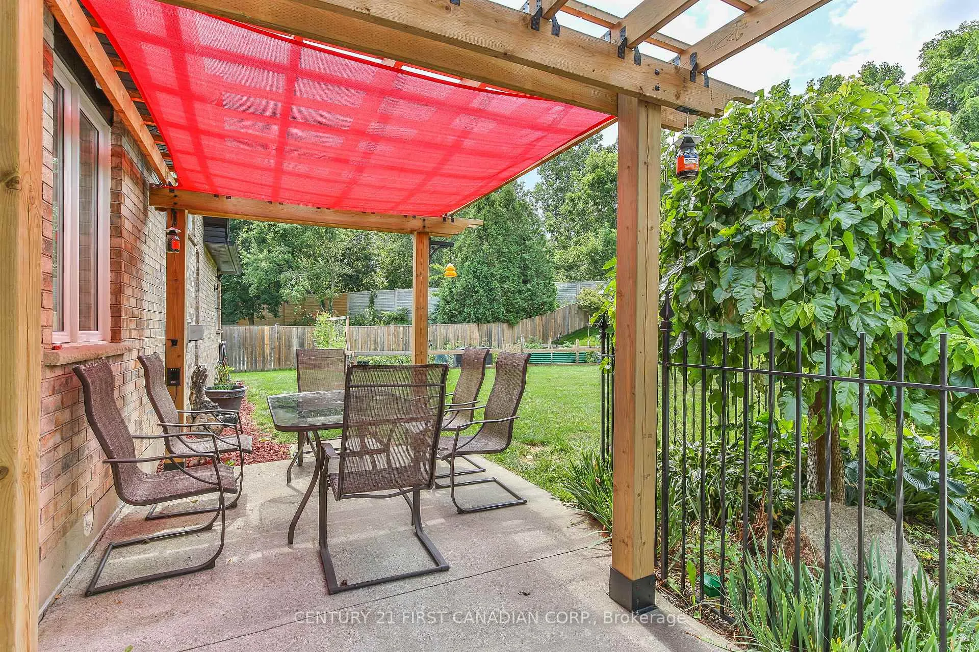 Photo 30 of 24 Linwood Drive, Thames Centre, Rural Thames Centre — HOMEH