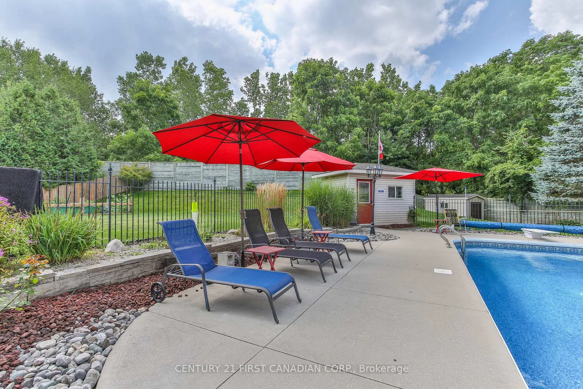 Photo 33 of 24 Linwood Drive, Thames Centre, Rural Thames Centre — HOMEH