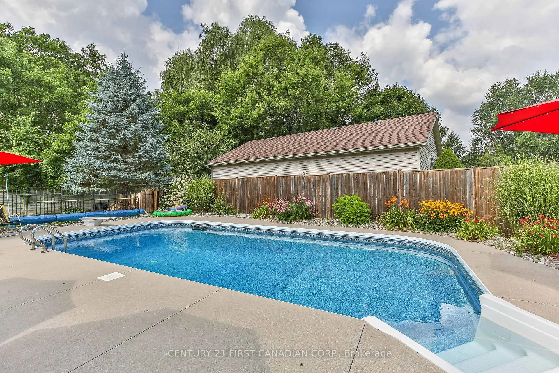 Photo 35 of 24 Linwood Drive, Thames Centre, Rural Thames Centre — HOMEH