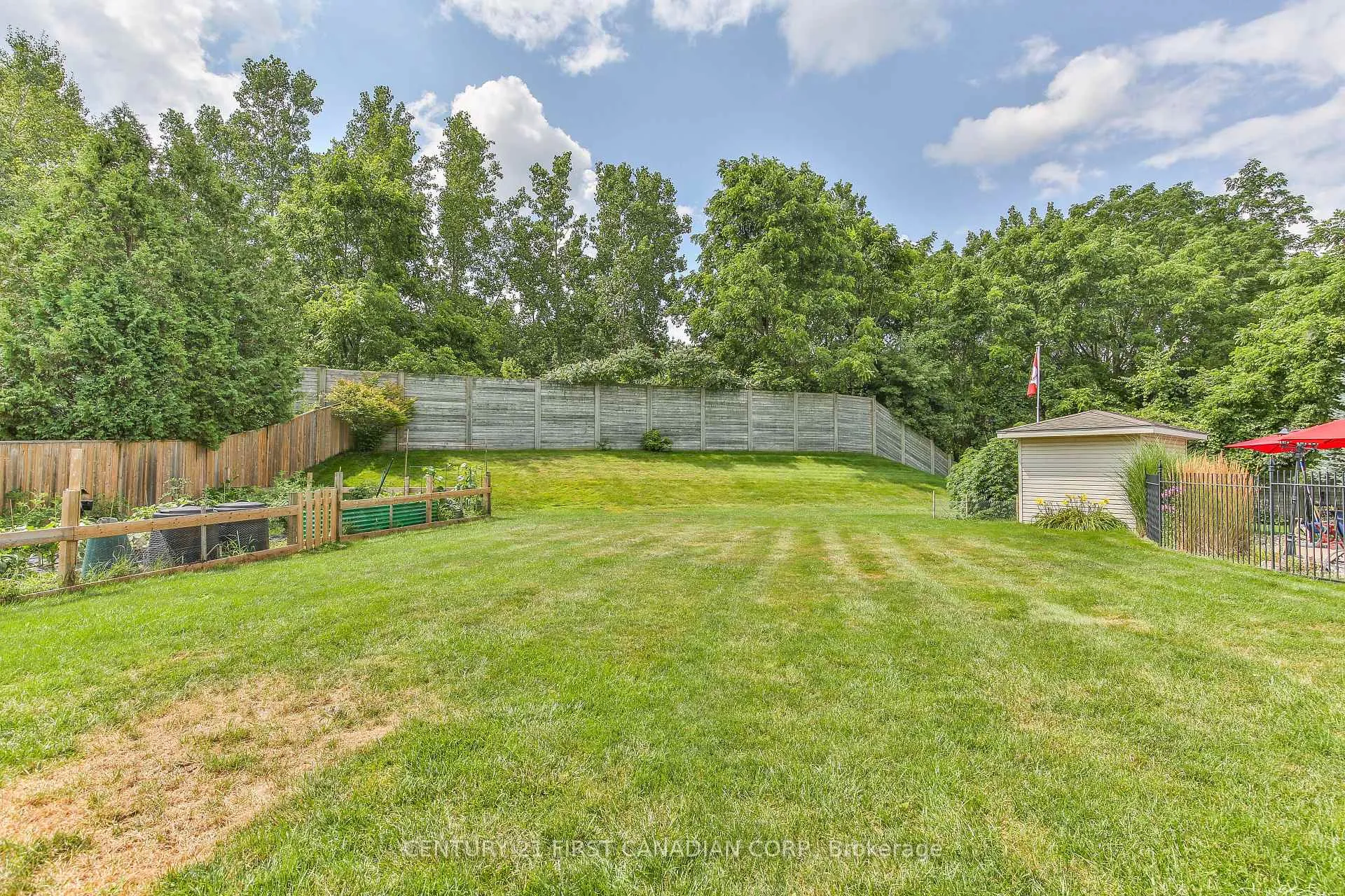 Photo 40 of 24 Linwood Drive, Thames Centre, Rural Thames Centre — HOMEH