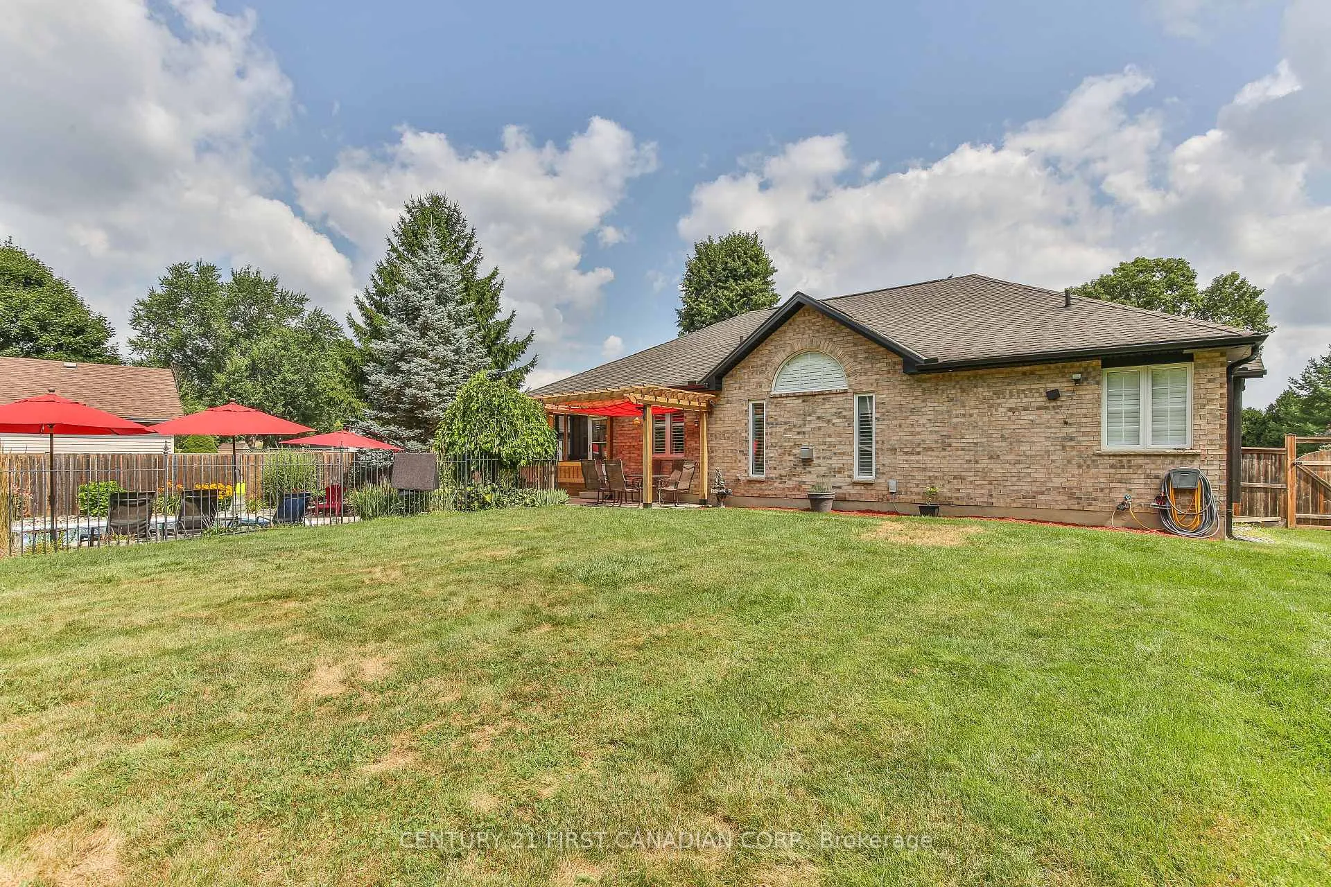 Photo 42 of 24 Linwood Drive, Thames Centre, Rural Thames Centre — HOMEH