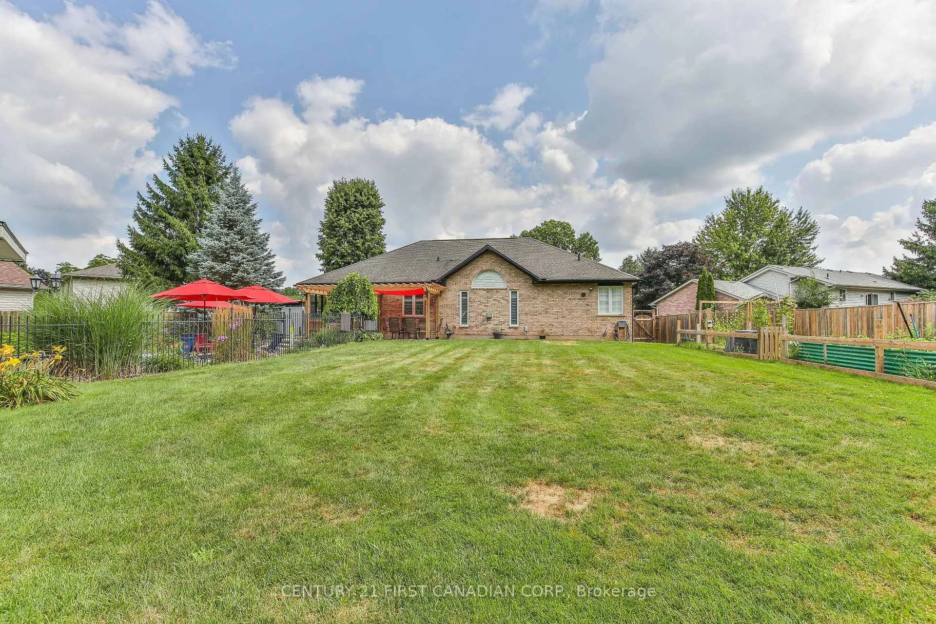 Photo 44 of 24 Linwood Drive, Thames Centre, Rural Thames Centre — HOMEH