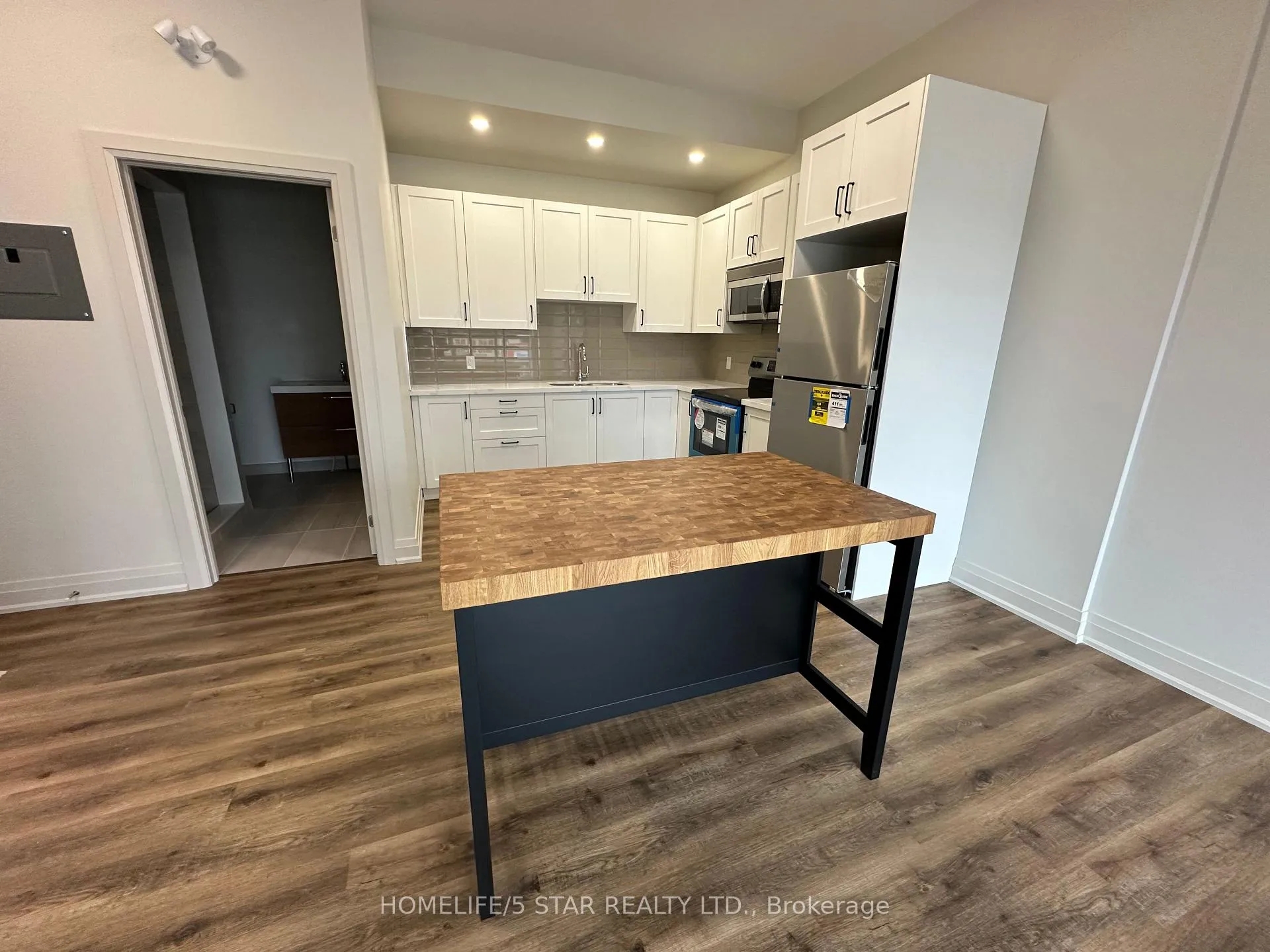 Photo 4 of Unit 201, 837 King Street E, Hamilton, Gibson — HOMEH