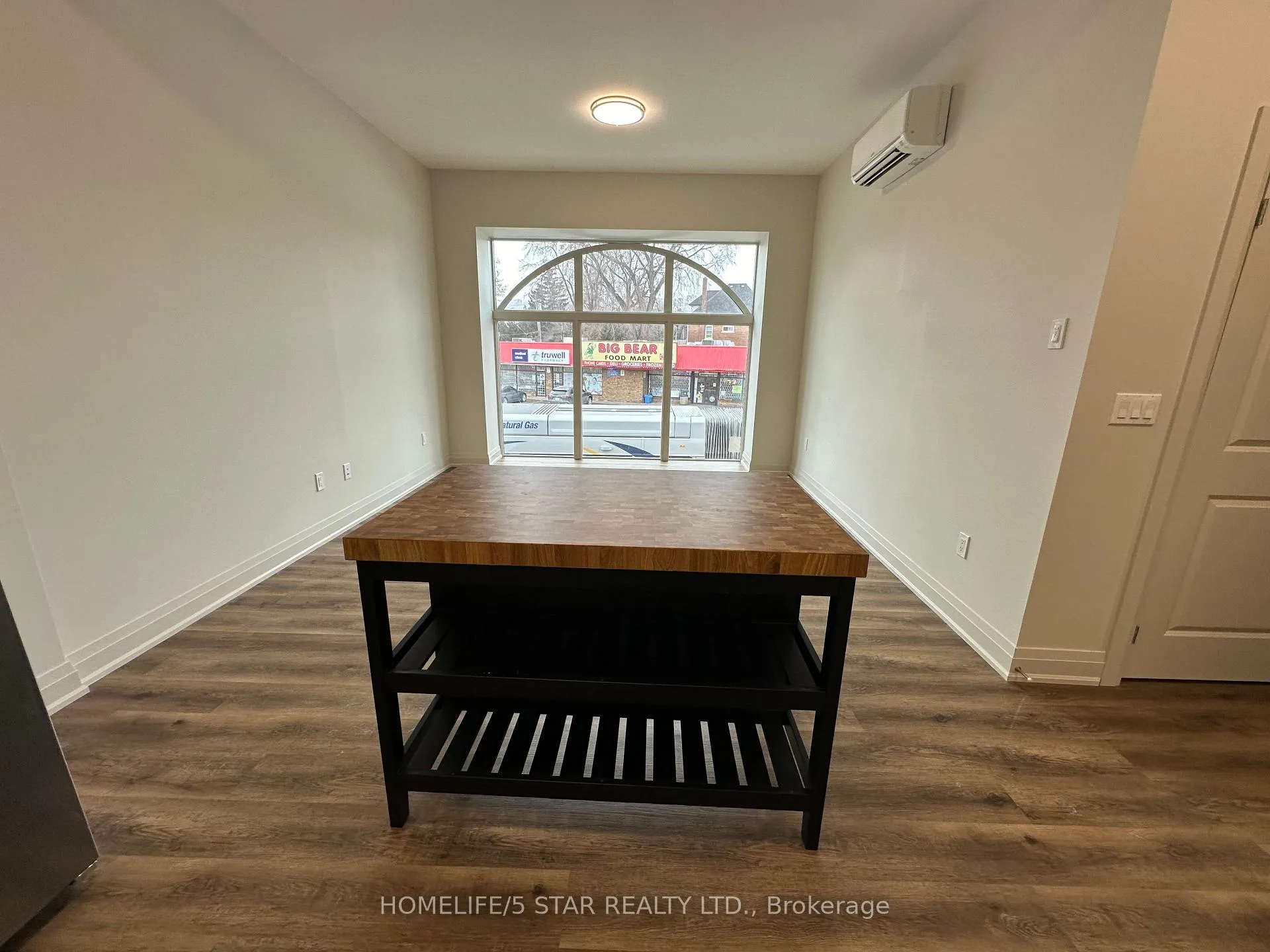 Photo 5 of Unit 201, 837 King Street E, Hamilton, Gibson — HOMEH