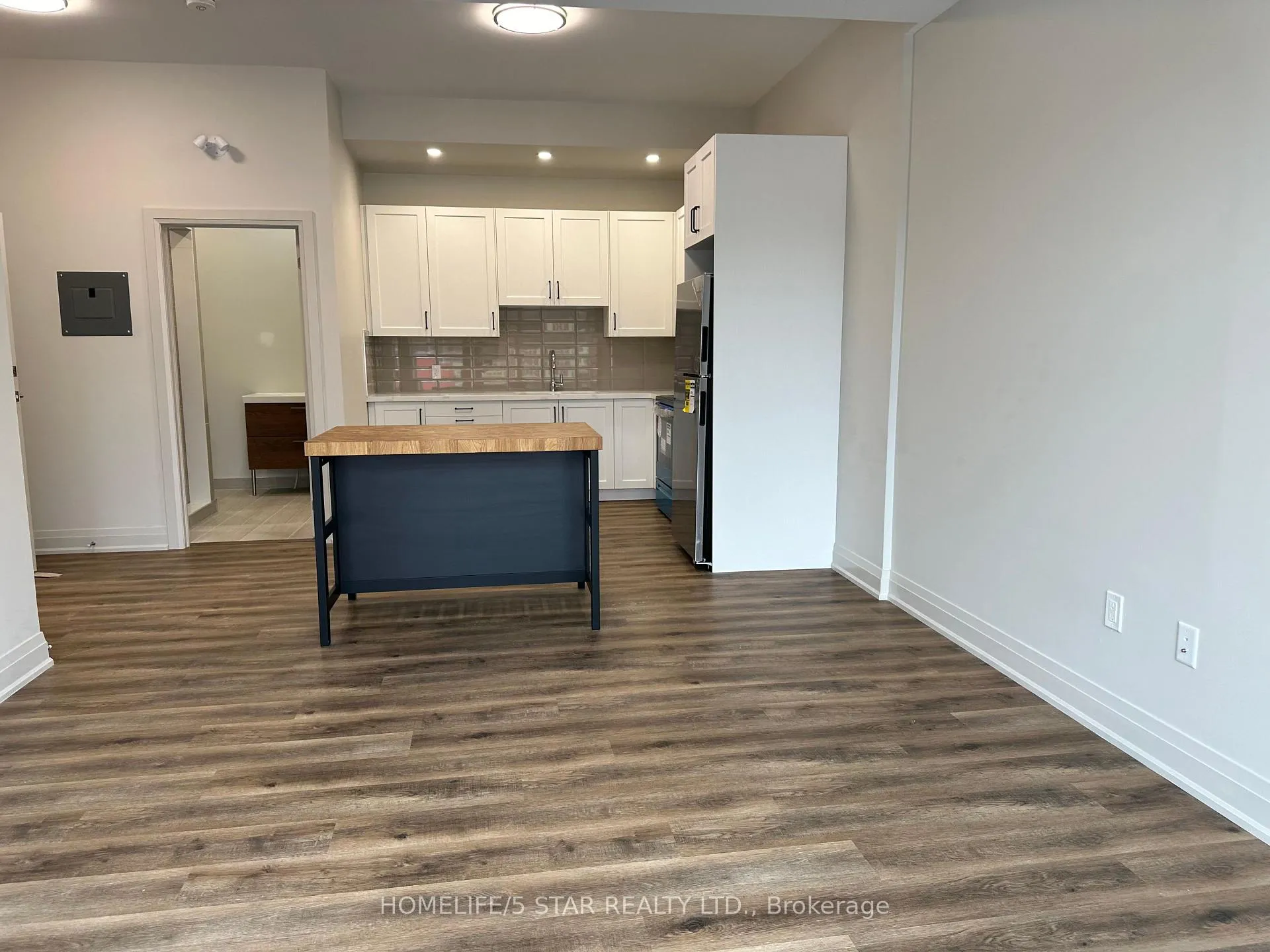 Photo 6 of Unit 201, 837 King Street E, Hamilton, Gibson — HOMEH
