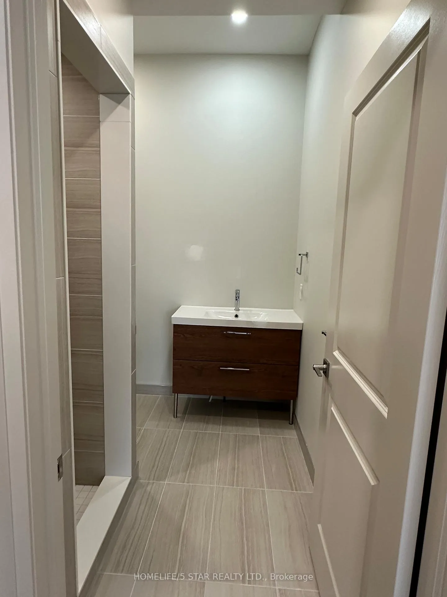 Photo 7 of Unit 201, 837 King Street E, Hamilton, Gibson — HOMEH