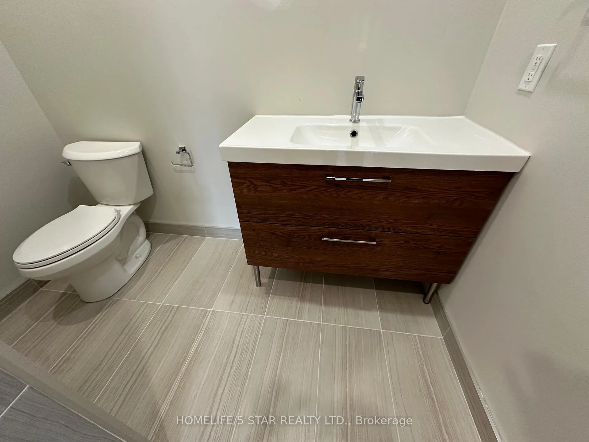Photo 8 of Unit 201, 837 King Street E, Hamilton, Gibson — HOMEH