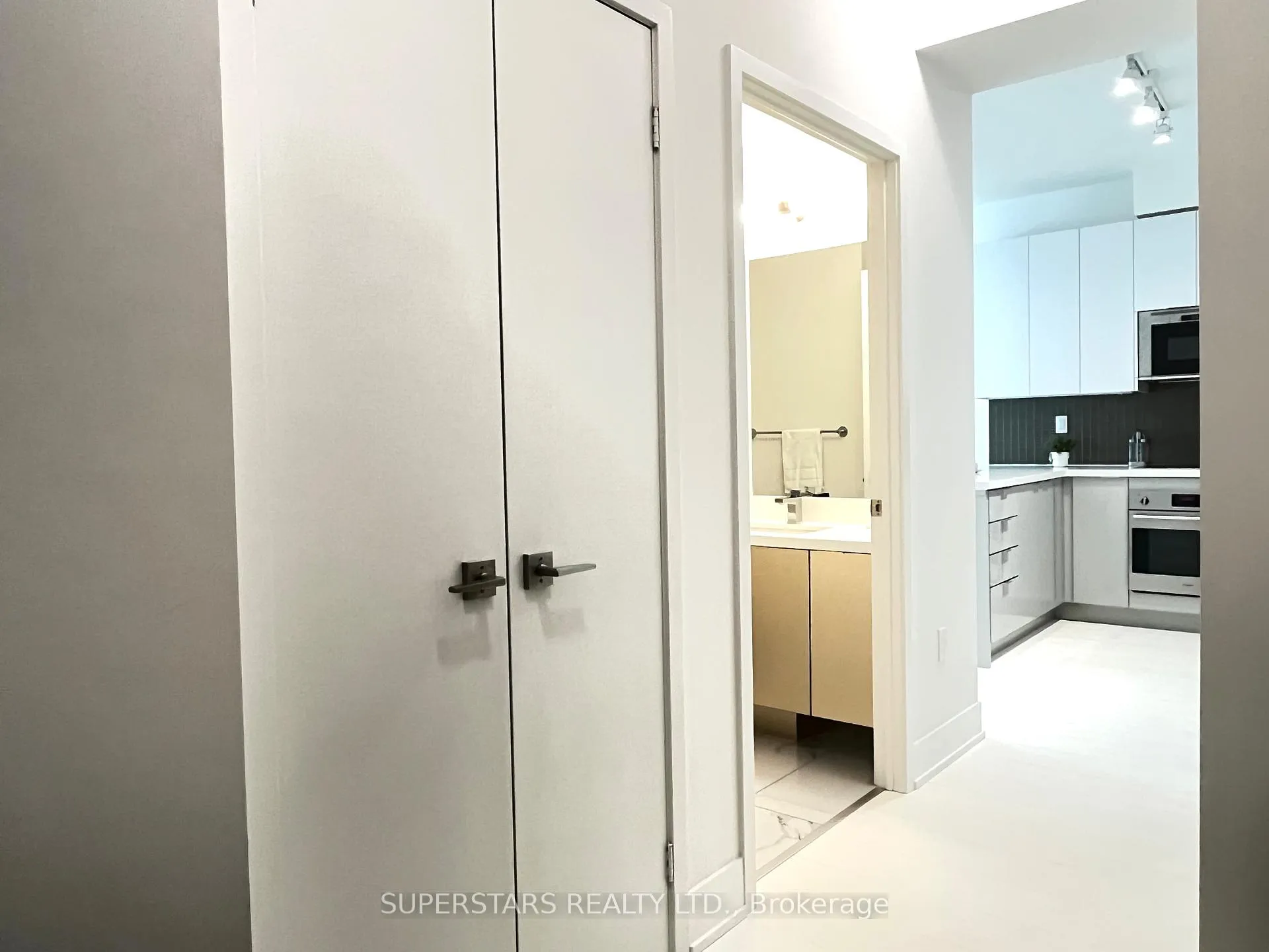 Photo 4 of Unit 1610, 2916 Highway 7 Road, Vaughan, Concord — HOMEH