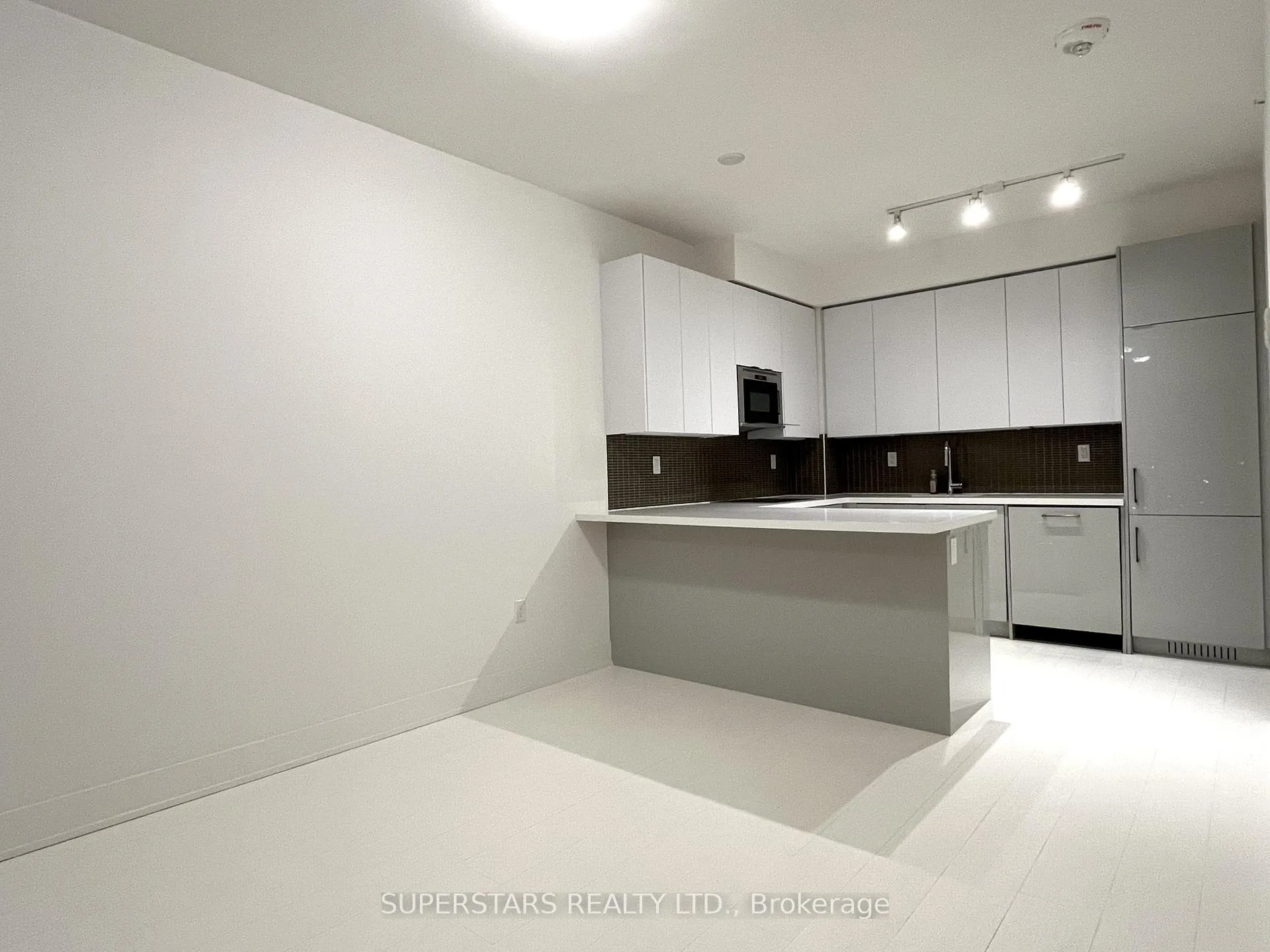 Photo 9 of Unit 1610, 2916 Highway 7 Road, Vaughan, Concord — HOMEH