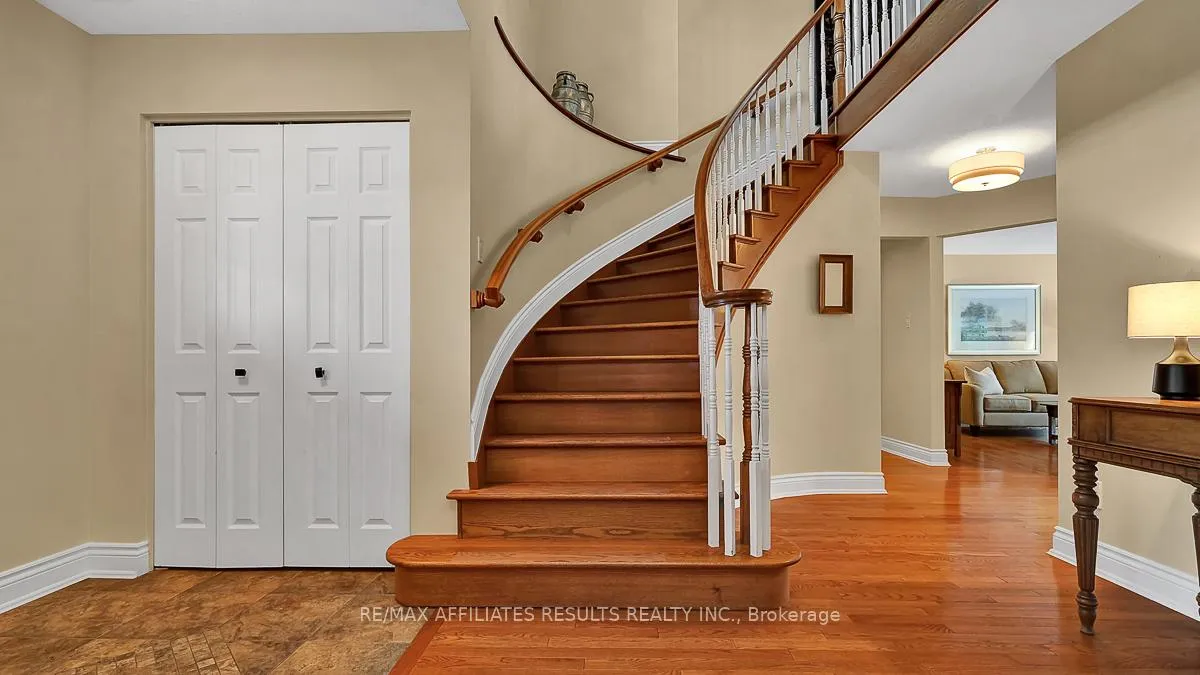 Photo 5 of 1789 Turnberry Road, Ottawa, Queenswood Heights South — HOMEH