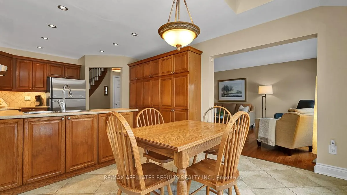 Photo 15 of 1789 Turnberry Road, Ottawa, Queenswood Heights South — HOMEH