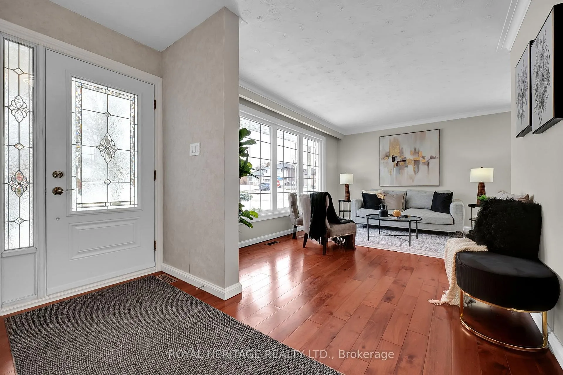 Photo 2 of 465 Milton Street, Oshawa, Donevan — HOMEH