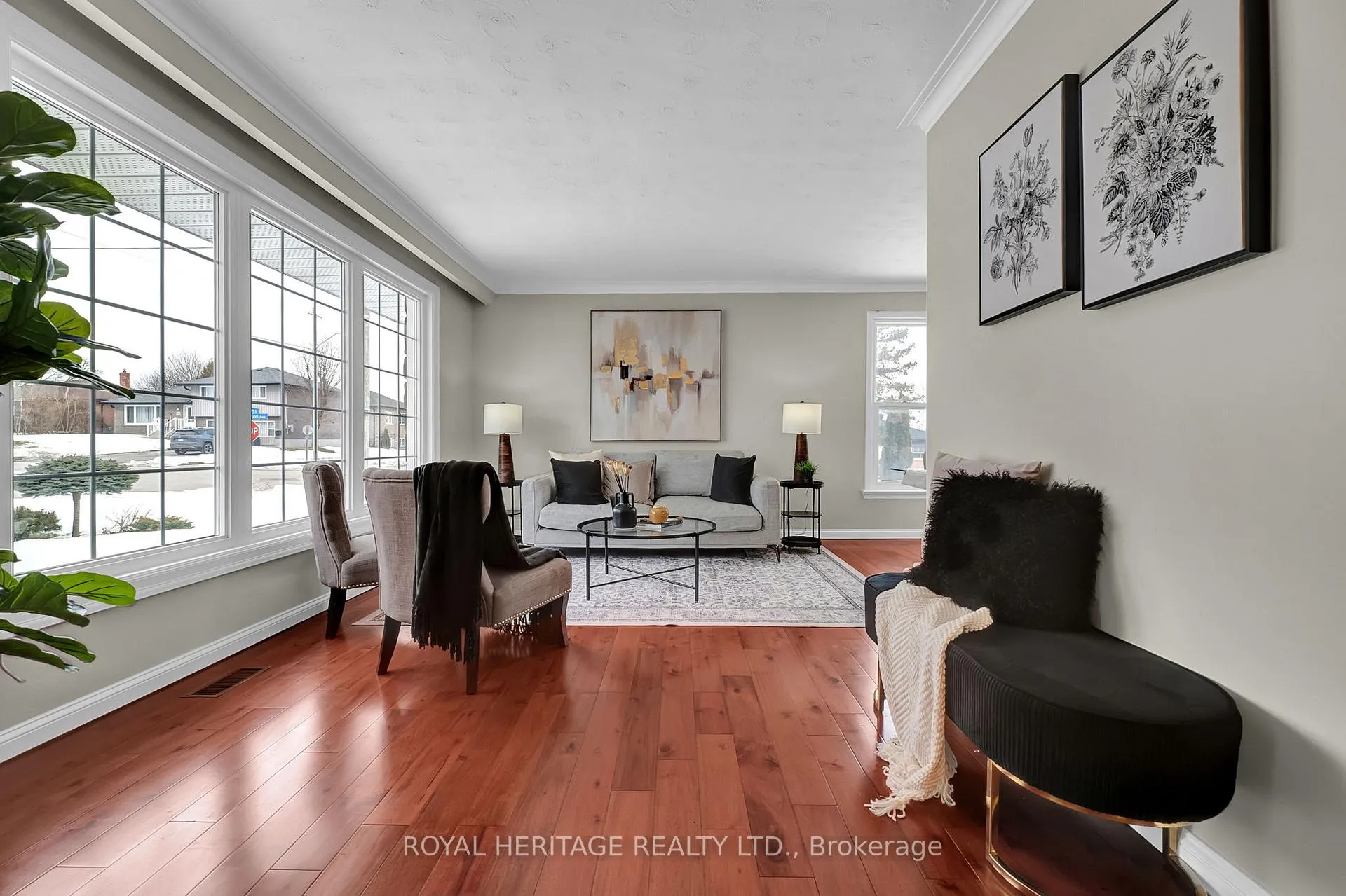 Photo 3 of 465 Milton Street, Oshawa, Donevan — HOMEH