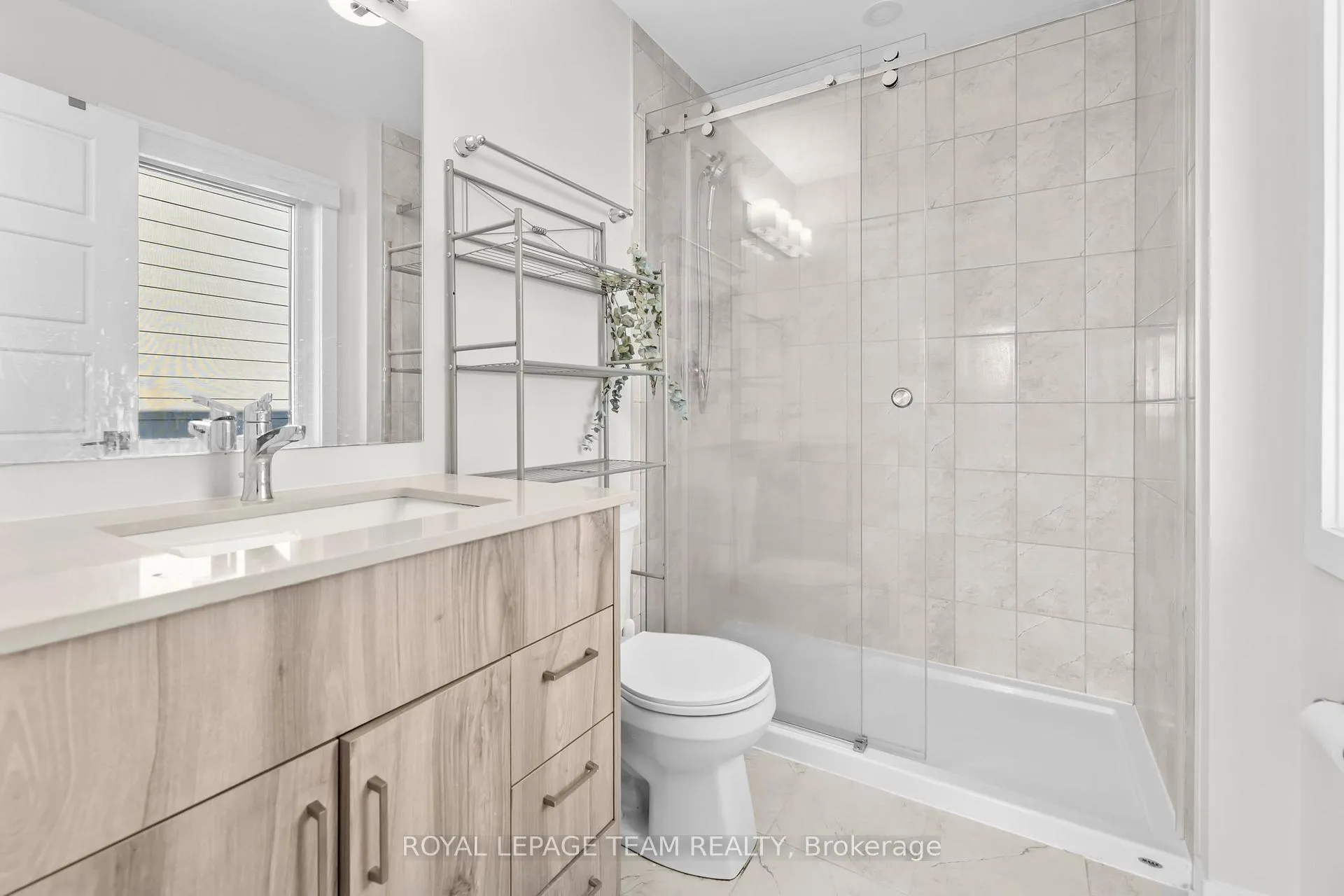 Photo 11 of 307 Catsfoot Walk, Ottawa, Barrhaven - Half Moon Bay — HOMEH