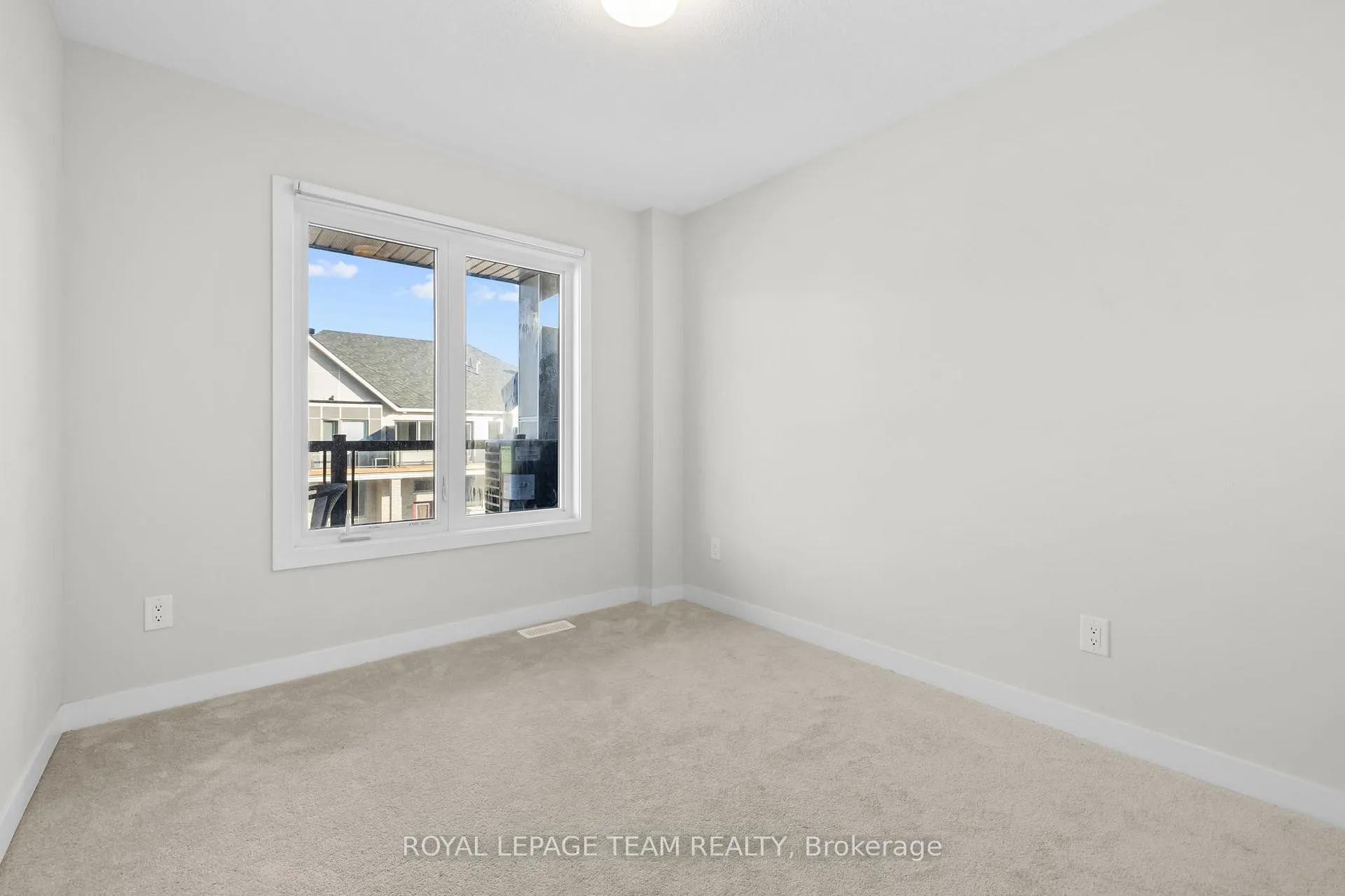 Photo 13 of 307 Catsfoot Walk, Ottawa, Barrhaven - Half Moon Bay — HOMEH