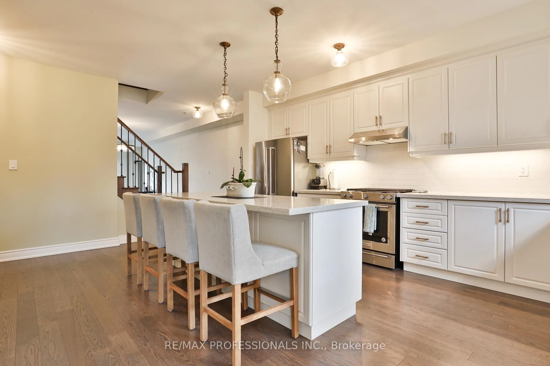 Photo 6 of 18 Dryden Way, Etobicoke, Willowridge-Martingrove-Richview — HOMEH