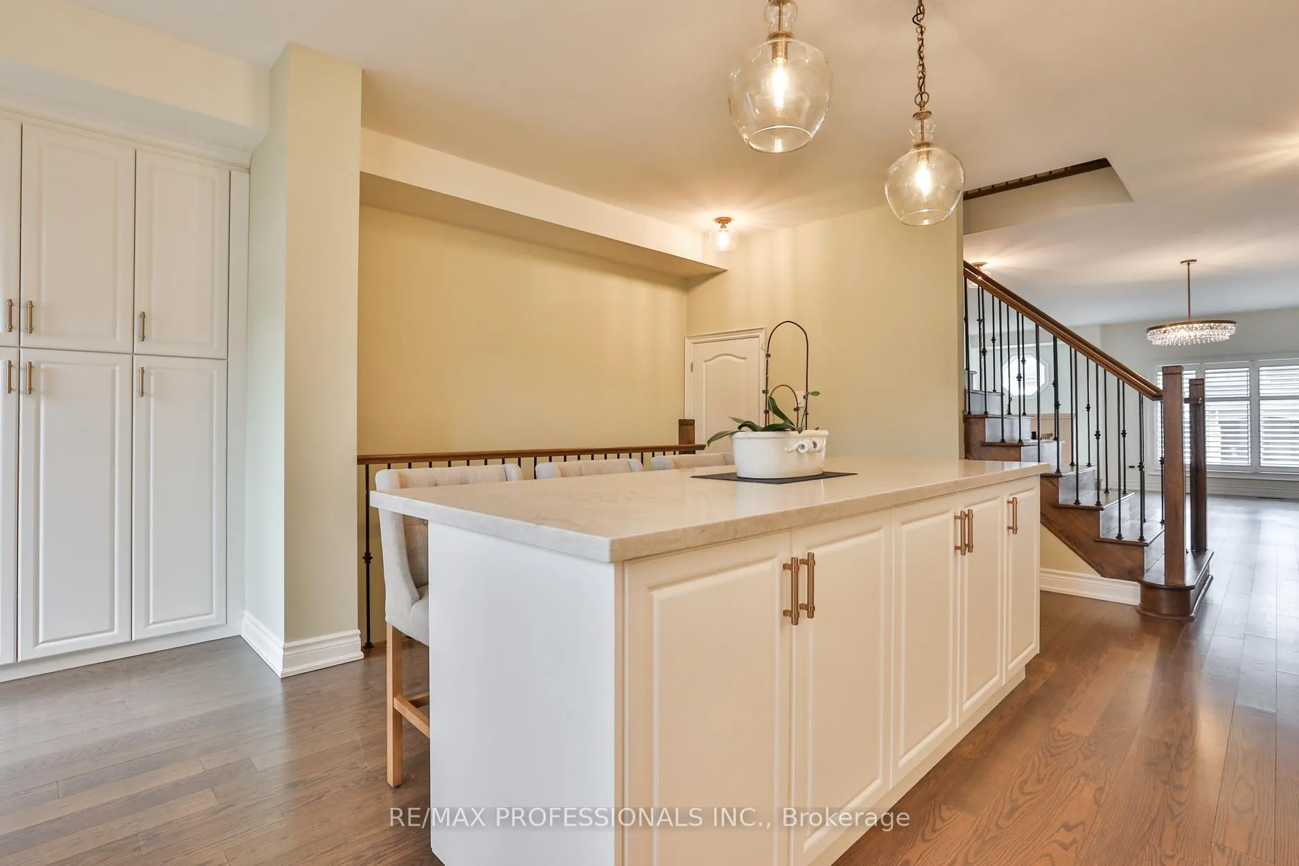 Photo 7 of 18 Dryden Way, Etobicoke, Willowridge-Martingrove-Richview — HOMEH